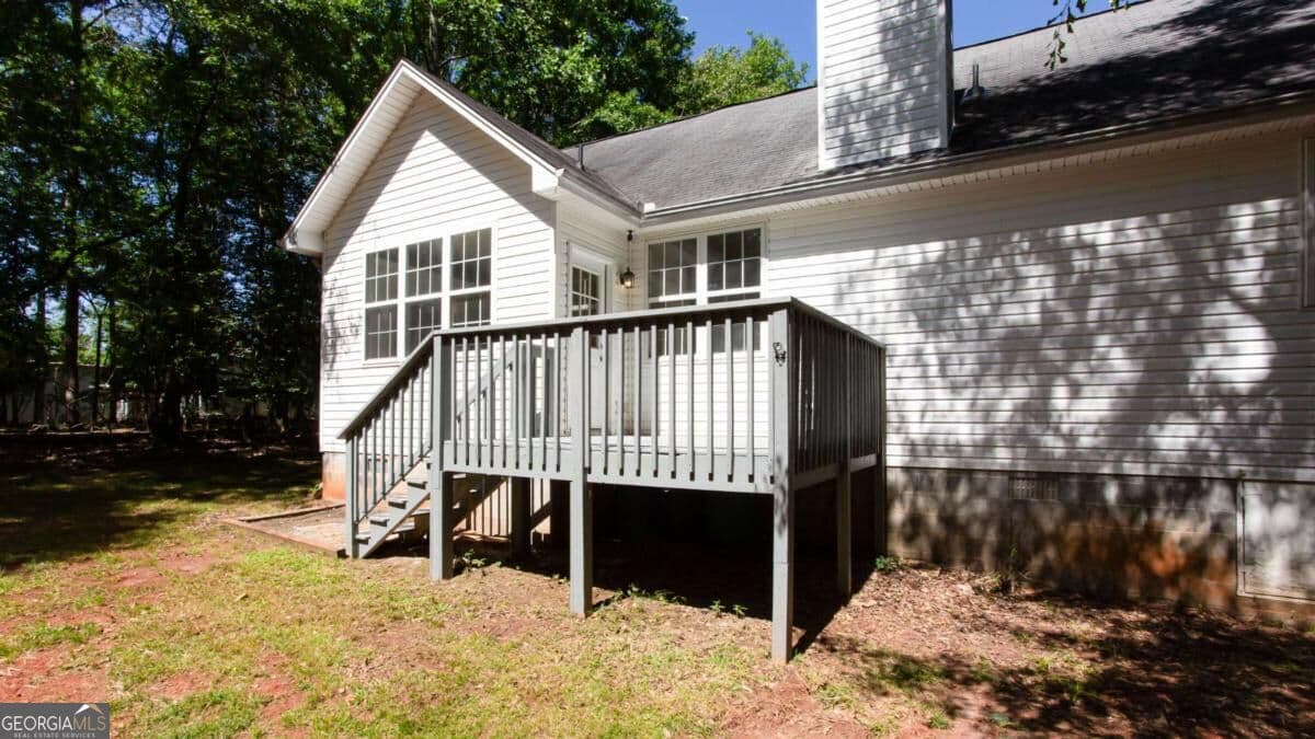 3 bedroom, 2 bathroom, 1,292 sq ft single family residence for sale at 8071 Beachwood Drive, Murrayville, GA 30564 — photo 3