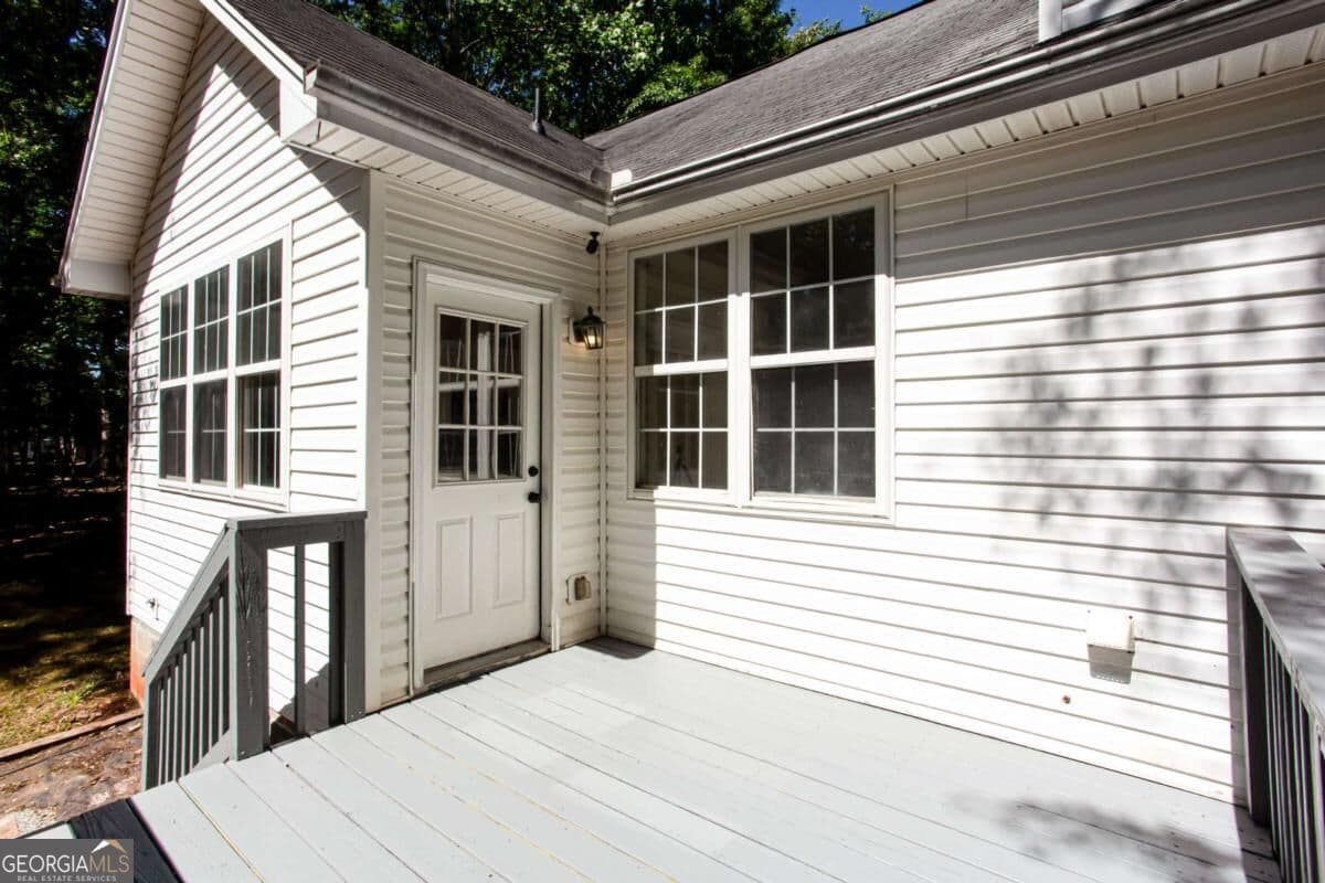3 bedroom, 2 bathroom, 1,292 sq ft single family residence for sale at 8071 Beachwood Drive, Murrayville, GA 30564 — photo 4