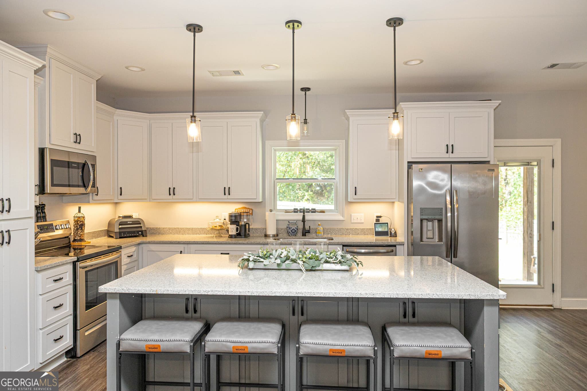 4 bedroom, 2 bathroom, 2,020 sq ft single family residence for sale at 1057 County Road 553, Valley, AL 36854 — photo 7