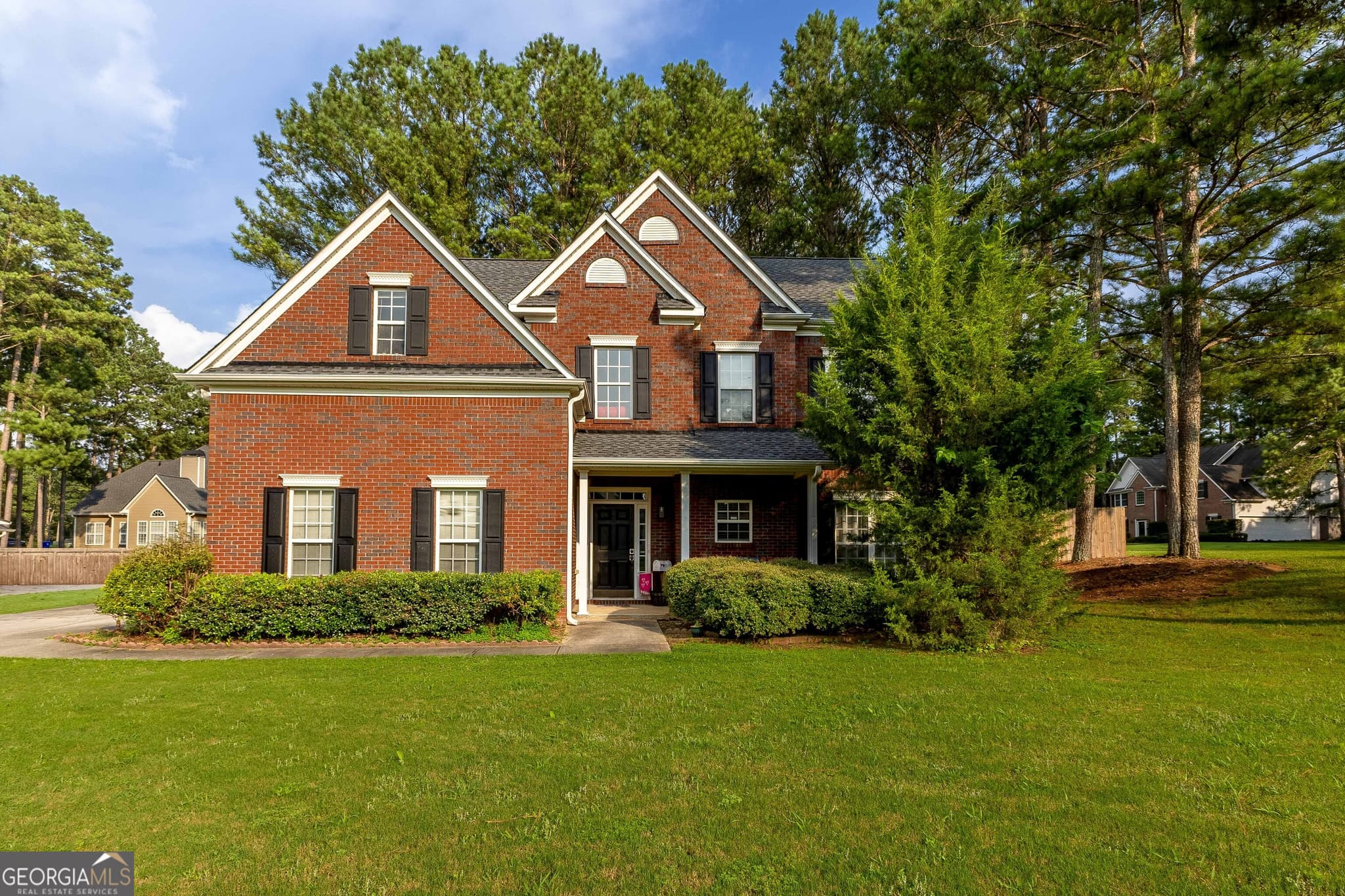 5 bedroom, 3 bathroom, 2,394 sq ft single family residence for sale at 300 Pilgrim Way, Fayetteville, GA 30214