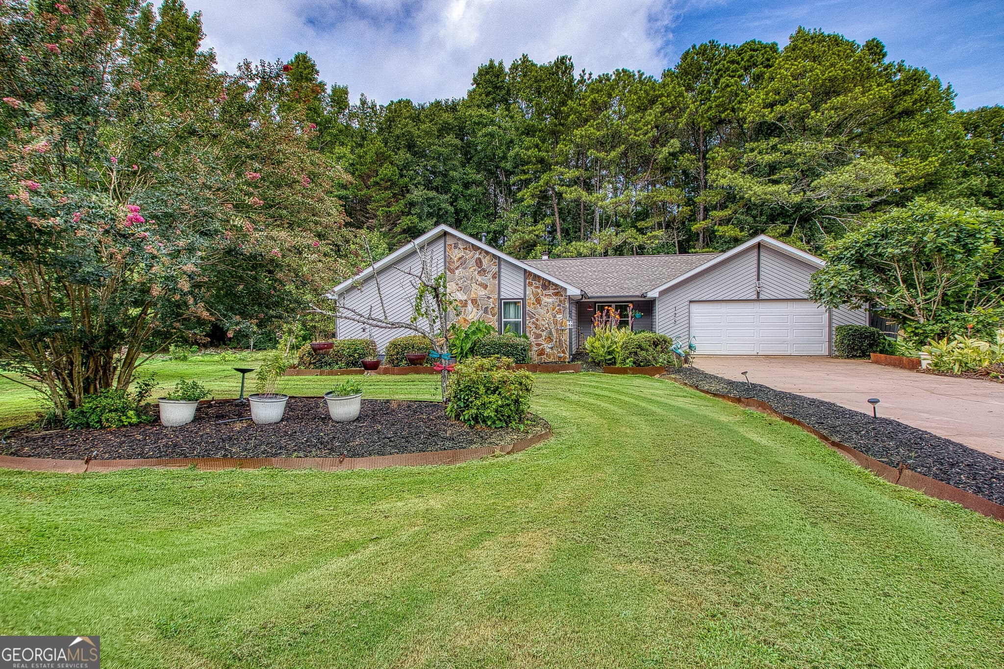 3 bedroom, 2 bathroom, 1,532 sq ft single family residence for sale at 125 Grandchester Way, Fayetteville, GA 30215 — photo 4