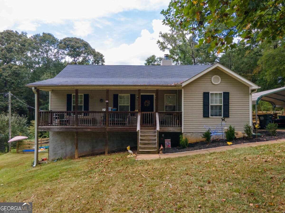 3 bedroom, 2 bathroom, 1,212 sq ft single family residence for sale at 36 Waterview Drive, Lagrange, GA 30240 — photo 3