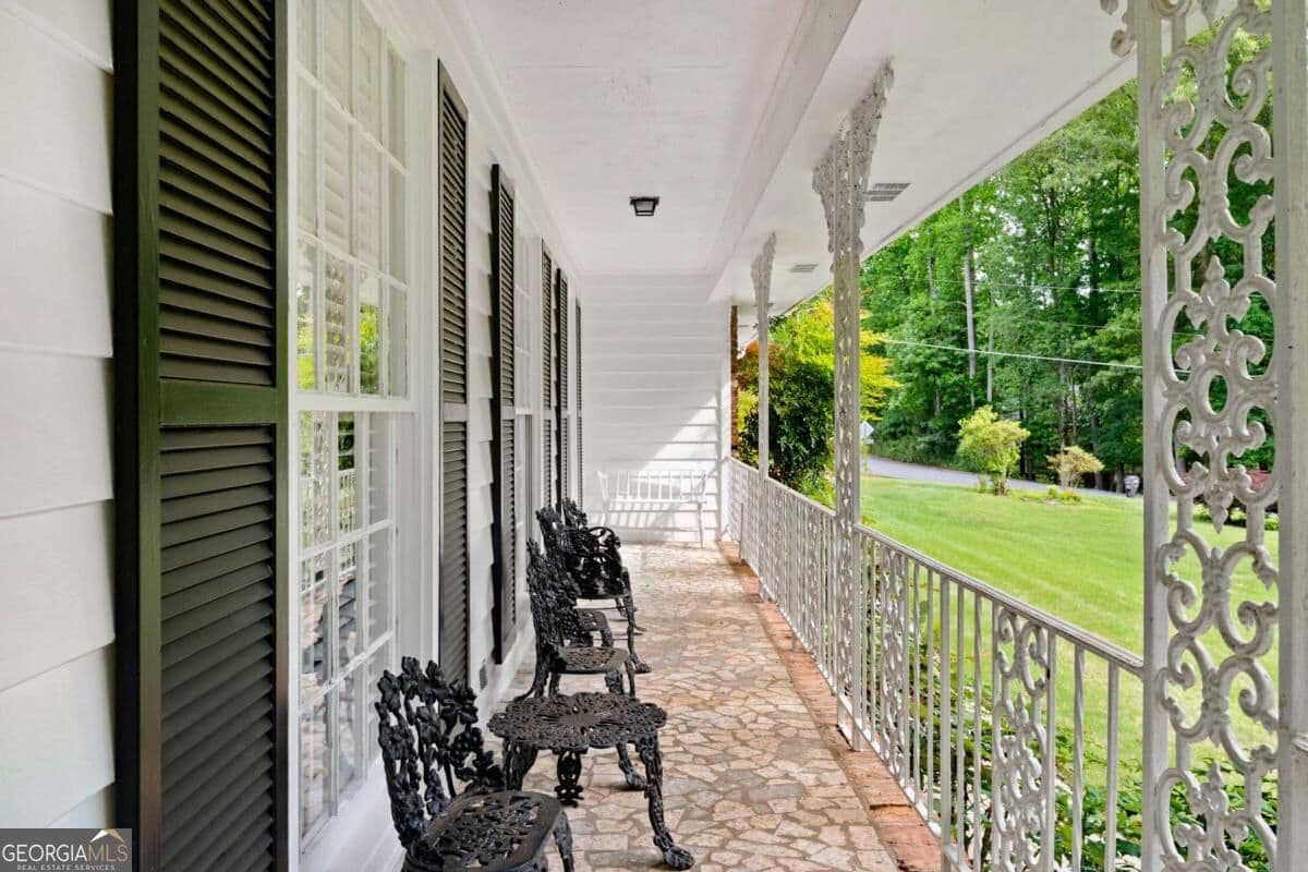 3 bedroom, 2 bathroom single family residence for sale at 4670 Windsor Drive, Smyrna, GA 30082 — photo 4