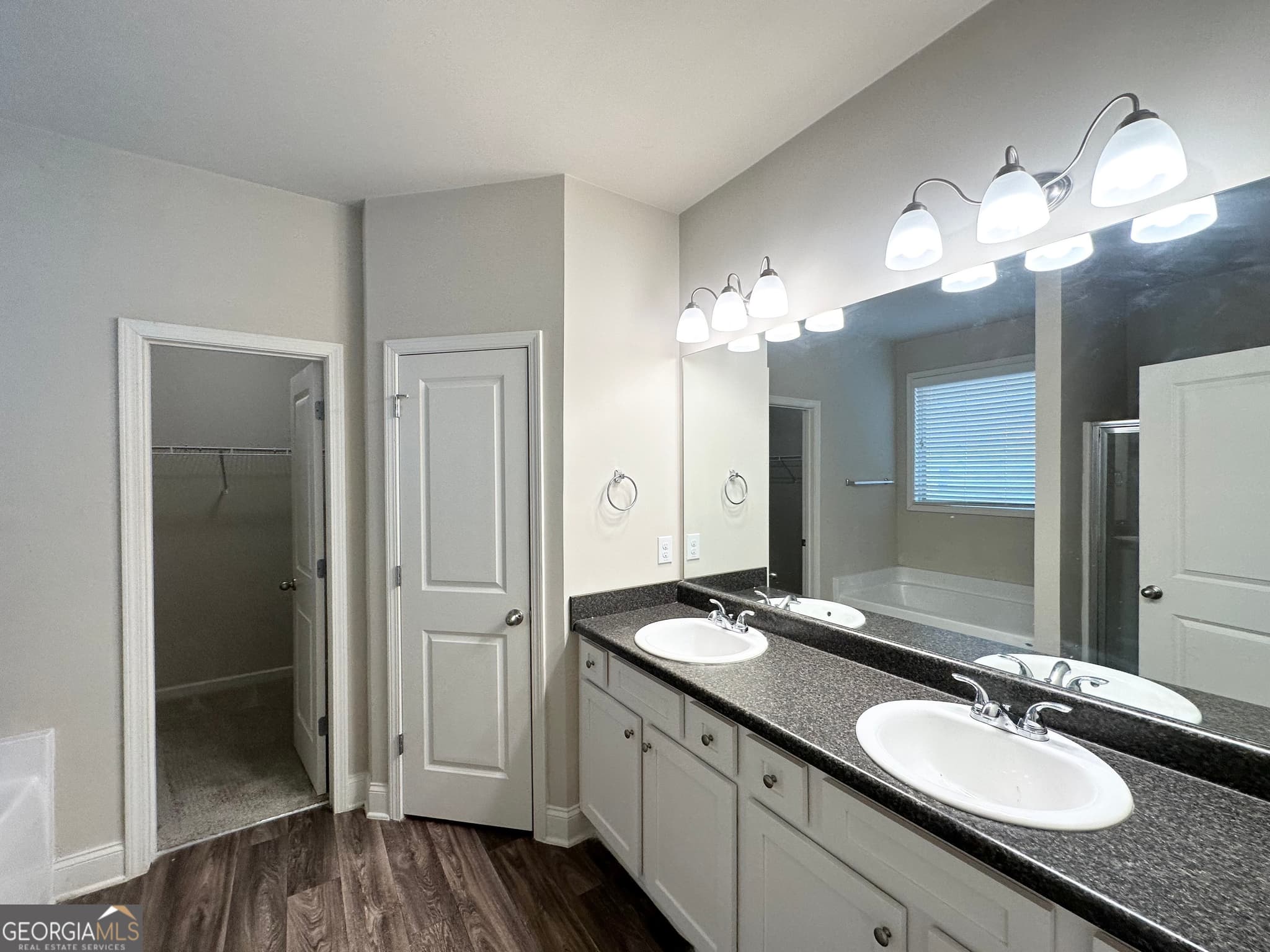 4 bedroom, 2.5 bathroom, 2,351 sq ft single family residence for sale at 318 Dublin Way, Dallas, GA 30132 — photo 7