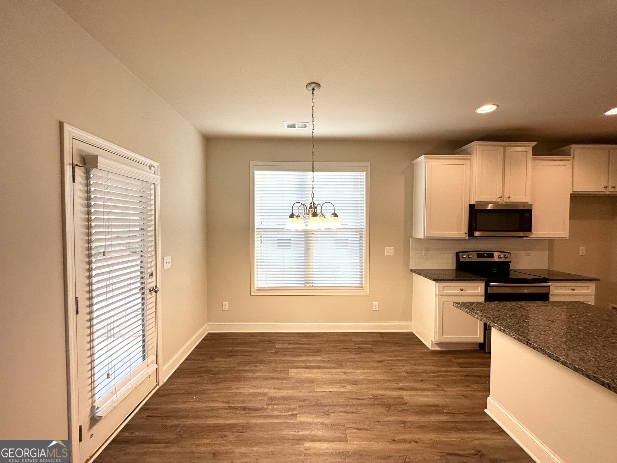 4 bedroom, 2.5 bathroom, 2,351 sq ft single family residence for sale at 318 Dublin Way, Dallas, GA 30132 — photo 4