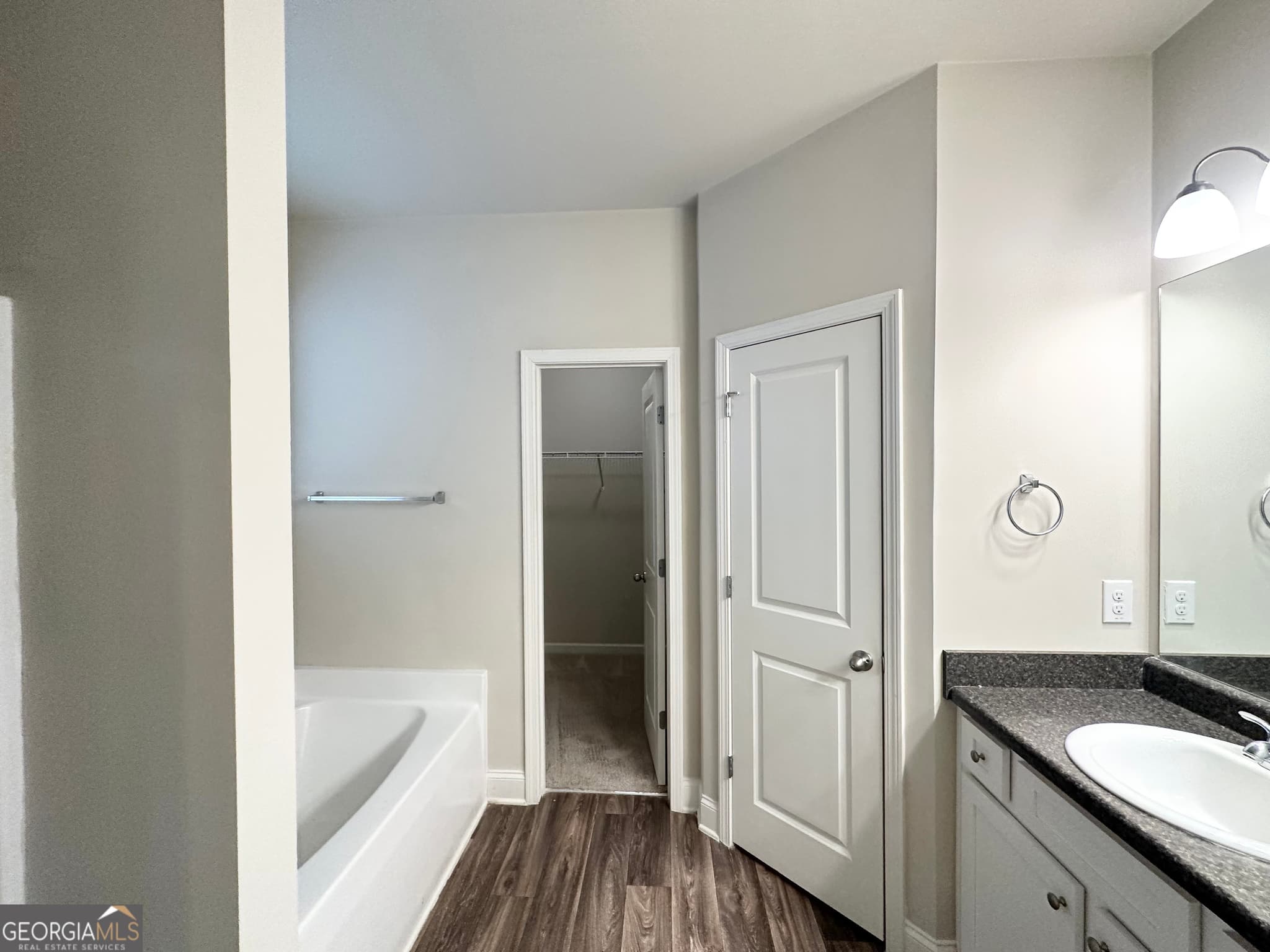 4 bedroom, 2.5 bathroom, 2,351 sq ft single family residence for sale at 318 Dublin Way, Dallas, GA 30132 — photo 8