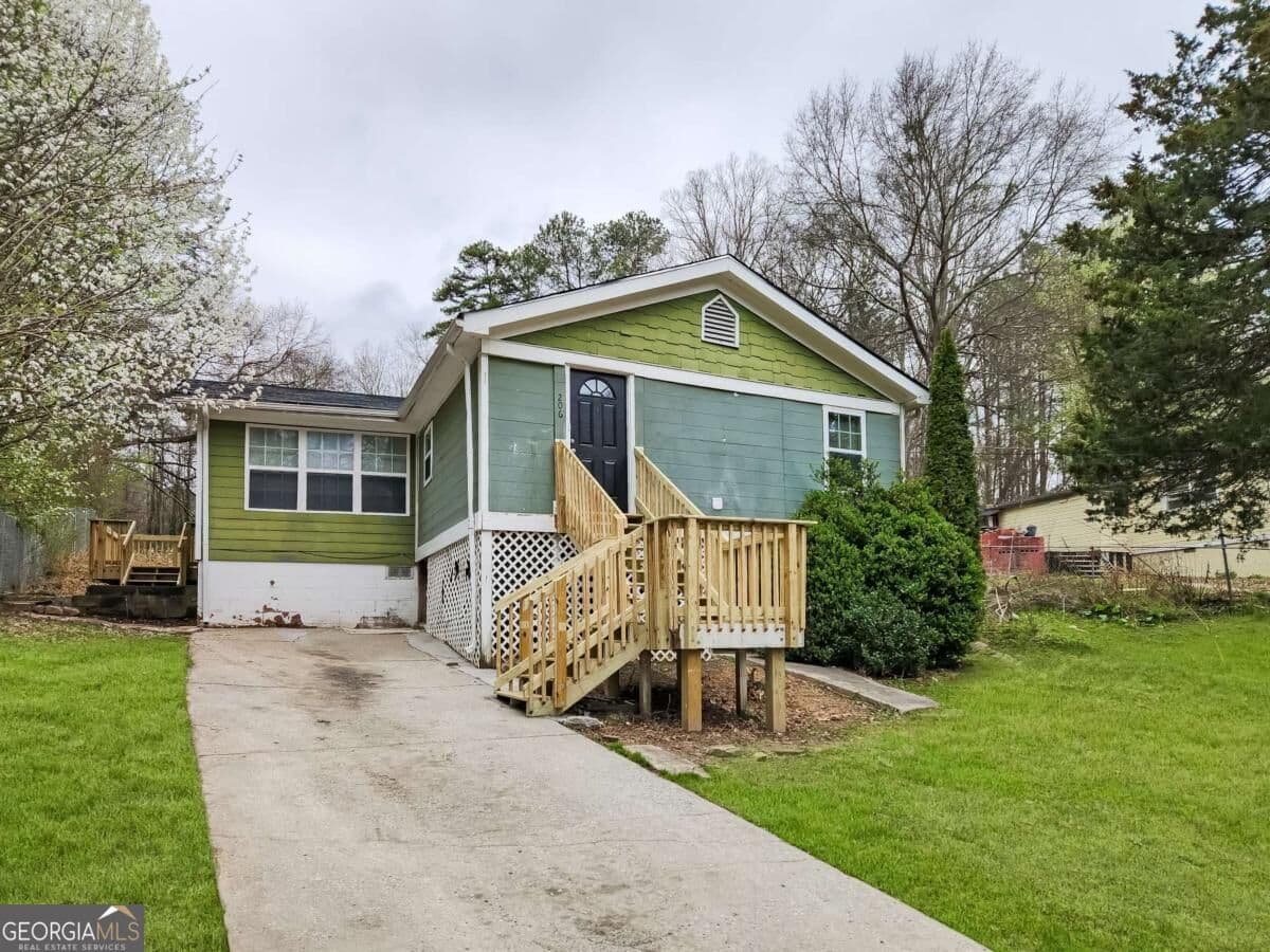 4 bedroom, 2 bathroom single family residence for rent at 206 Harwell Road, Atlanta, GA 30331 for $1,640 a month — photo 1 of 1