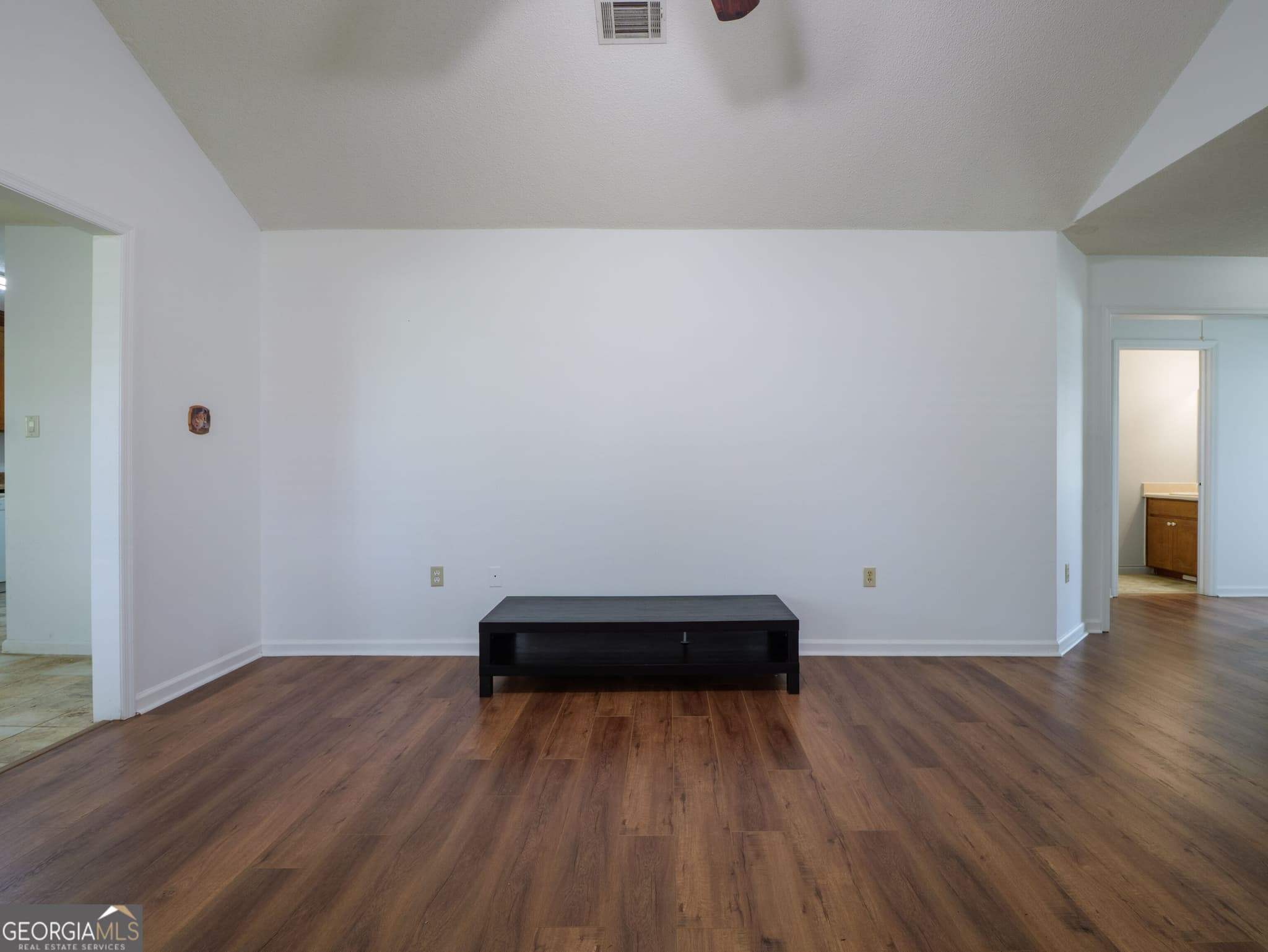3 bedroom, 2 bathroom, 1,292 sq ft single family residence for sale at 91 C Johnson, Ray City, GA 31645 — photo 6