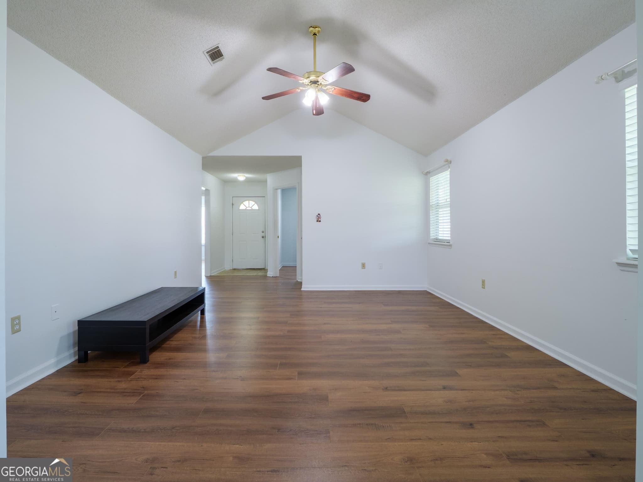 3 bedroom, 2 bathroom, 1,292 sq ft single family residence for sale at 91 C Johnson, Ray City, GA 31645 — photo 7