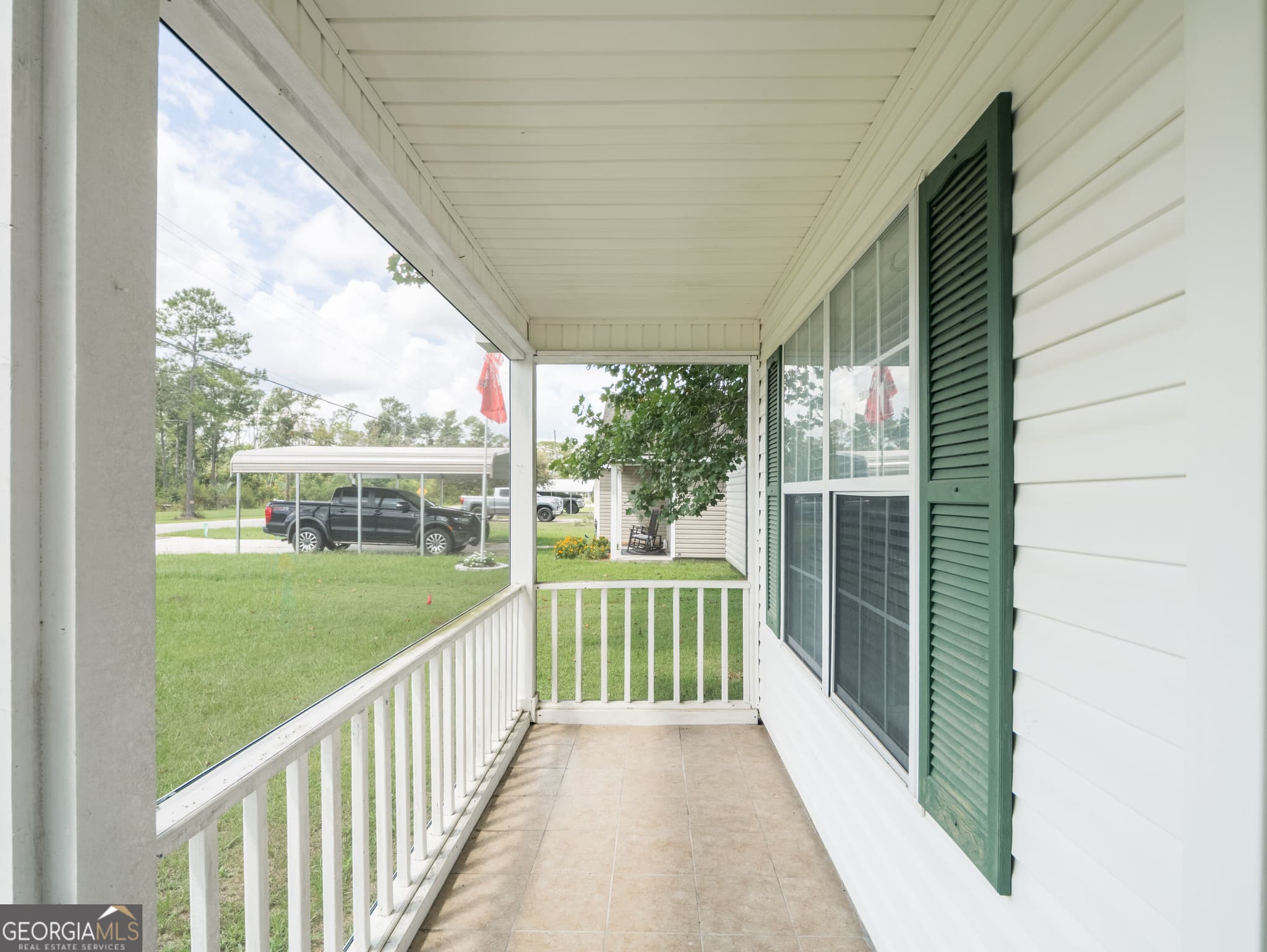 3 bedroom, 2 bathroom, 1,292 sq ft single family residence for sale at 91 C Johnson, Ray City, GA 31645 — photo 3