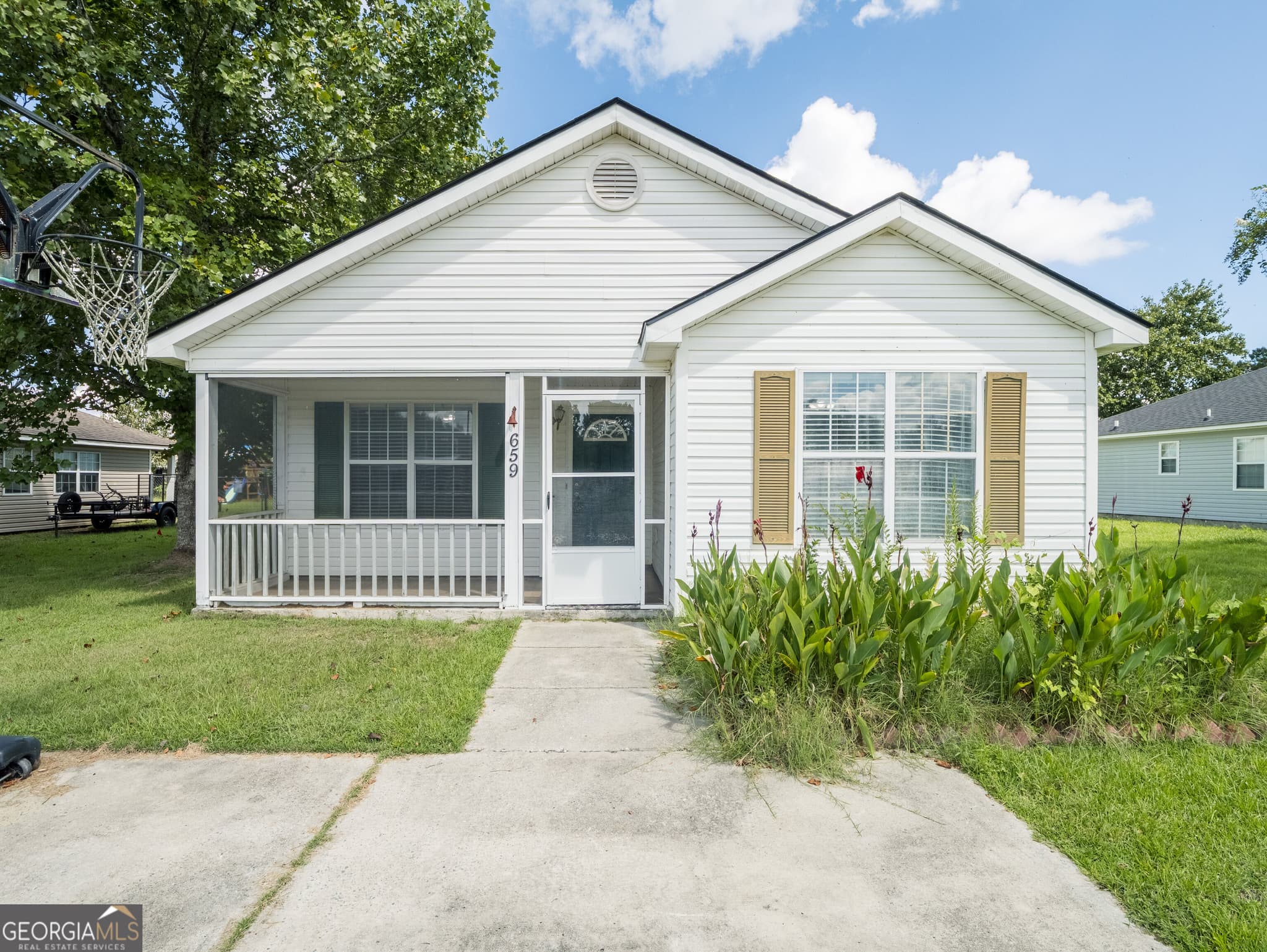 3 bedroom, 2 bathroom, 1,292 sq ft single family residence for sale at 91 C Johnson, Ray City, GA 31645