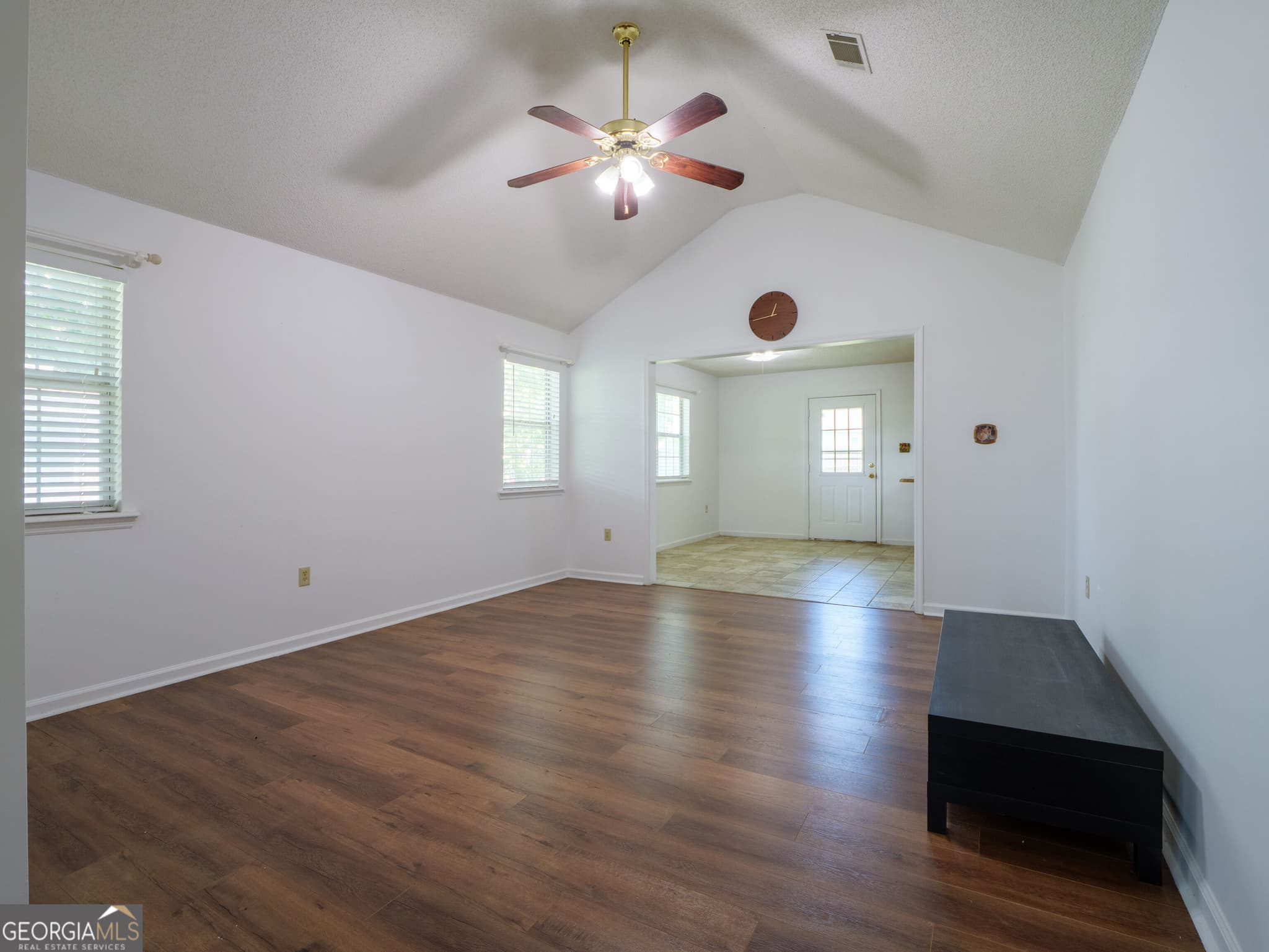 3 bedroom, 2 bathroom, 1,292 sq ft single family residence for sale at 91 C Johnson, Ray City, GA 31645 — photo 5