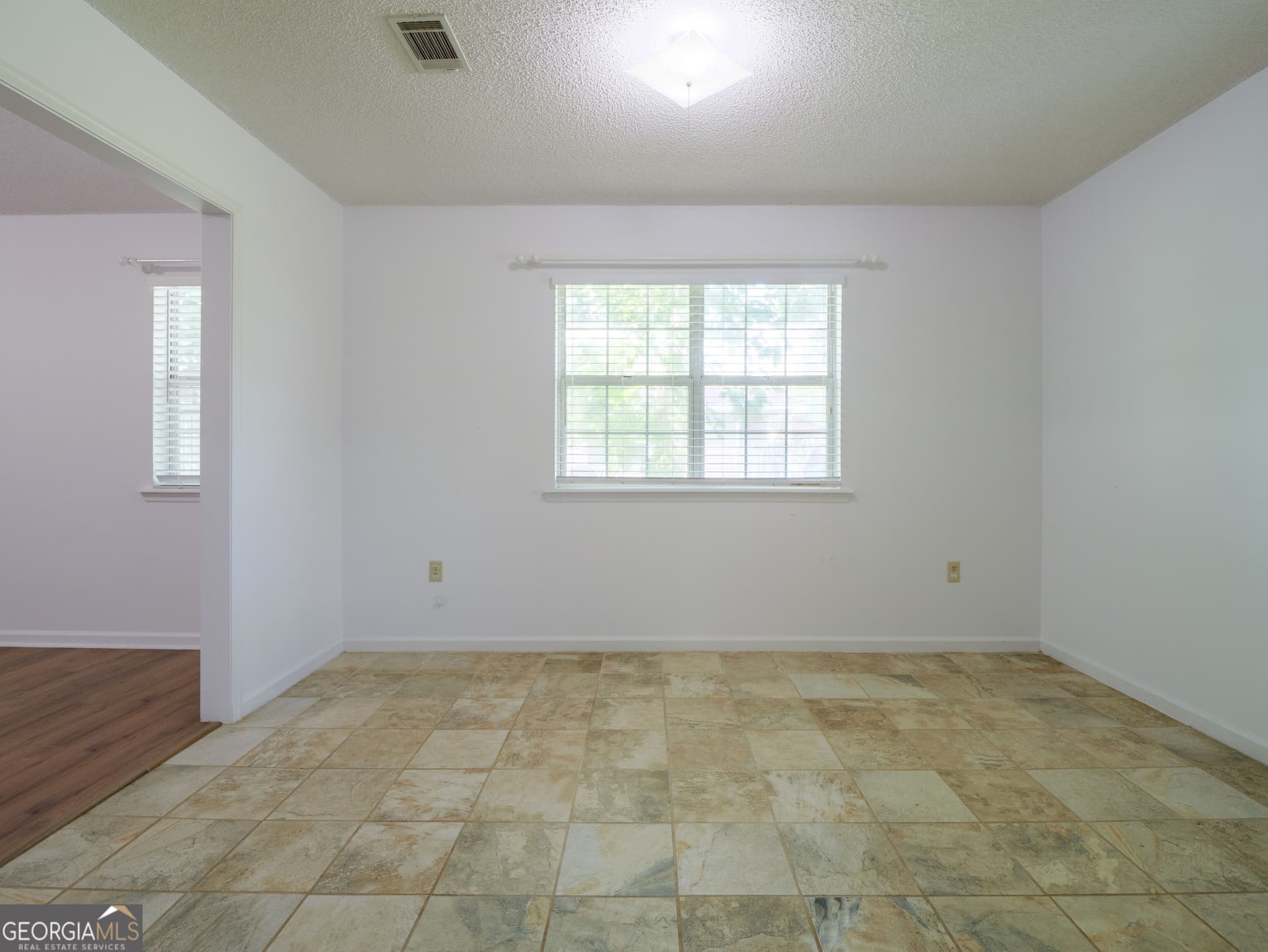 3 bedroom, 2 bathroom, 1,292 sq ft single family residence for sale at 91 C Johnson, Ray City, GA 31645 — photo 9