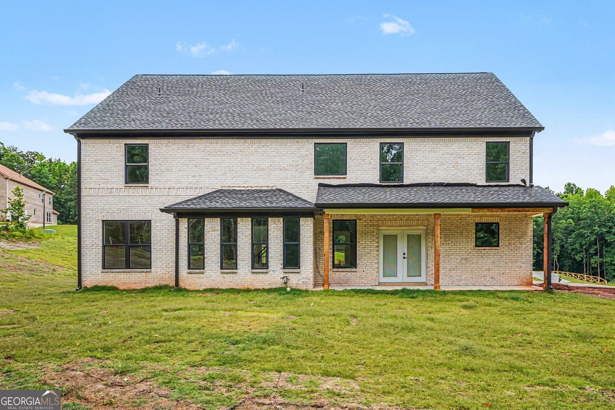 5 bedroom, 4.5 bathroom, 4,493 sq ft single family residence for sale at 1013 Queens Bridge Way, Griffin, GA 30223 — photo 10