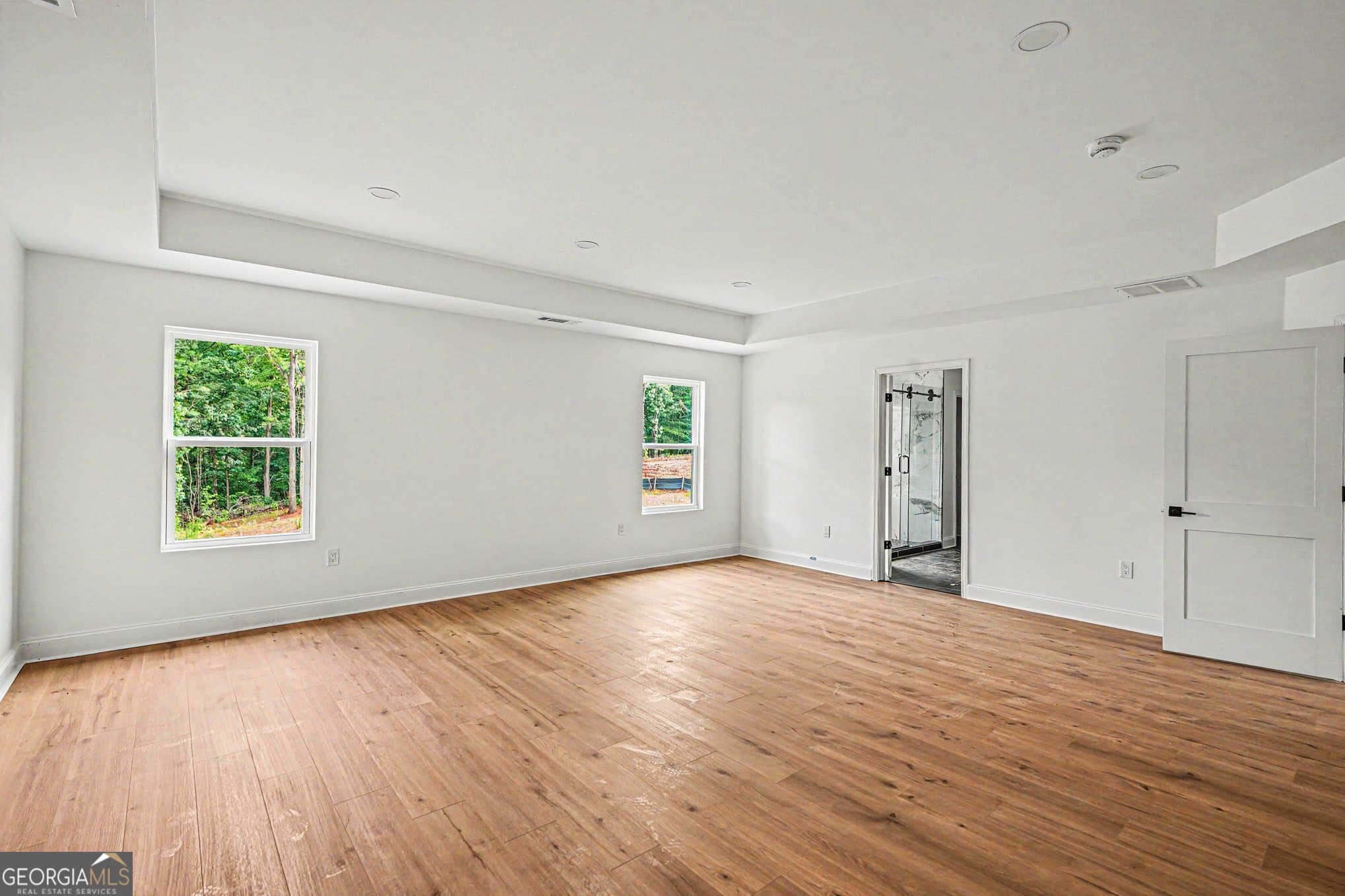 5 bedroom, 4.5 bathroom, 4,493 sq ft single family residence for sale at 1013 Queens Bridge Way, Griffin, GA 30223 — photo 8