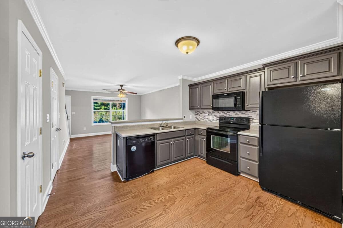 2 bedroom, 2.5 bathroom, 1,088 sq ft condominium for sale at 105 Whitehead Road 23, Athens, GA 30606 — photo 2