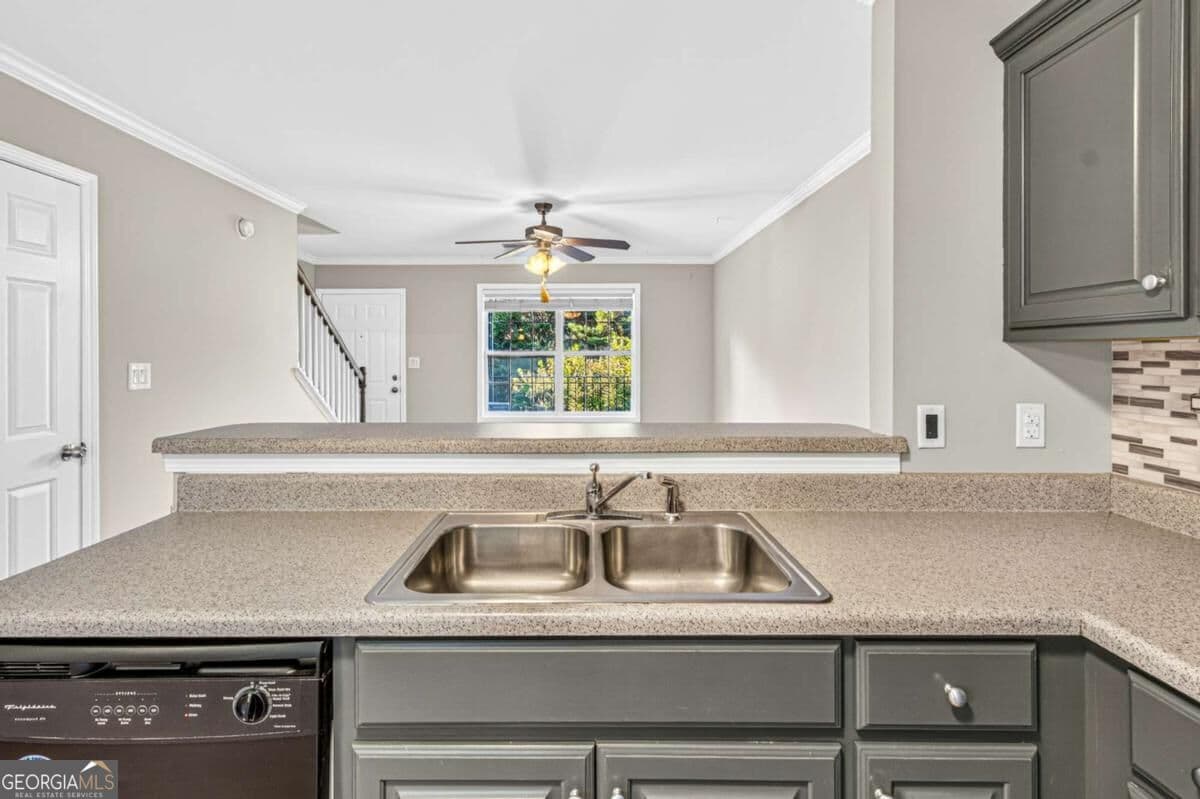 2 bedroom, 2.5 bathroom, 1,088 sq ft condominium for sale at 105 Whitehead Road 23, Athens, GA 30606 — photo 4