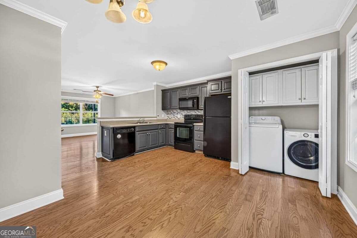 2 bedroom, 2.5 bathroom, 1,088 sq ft condominium for sale at 105 Whitehead Road 23, Athens, GA 30606 — photo 8