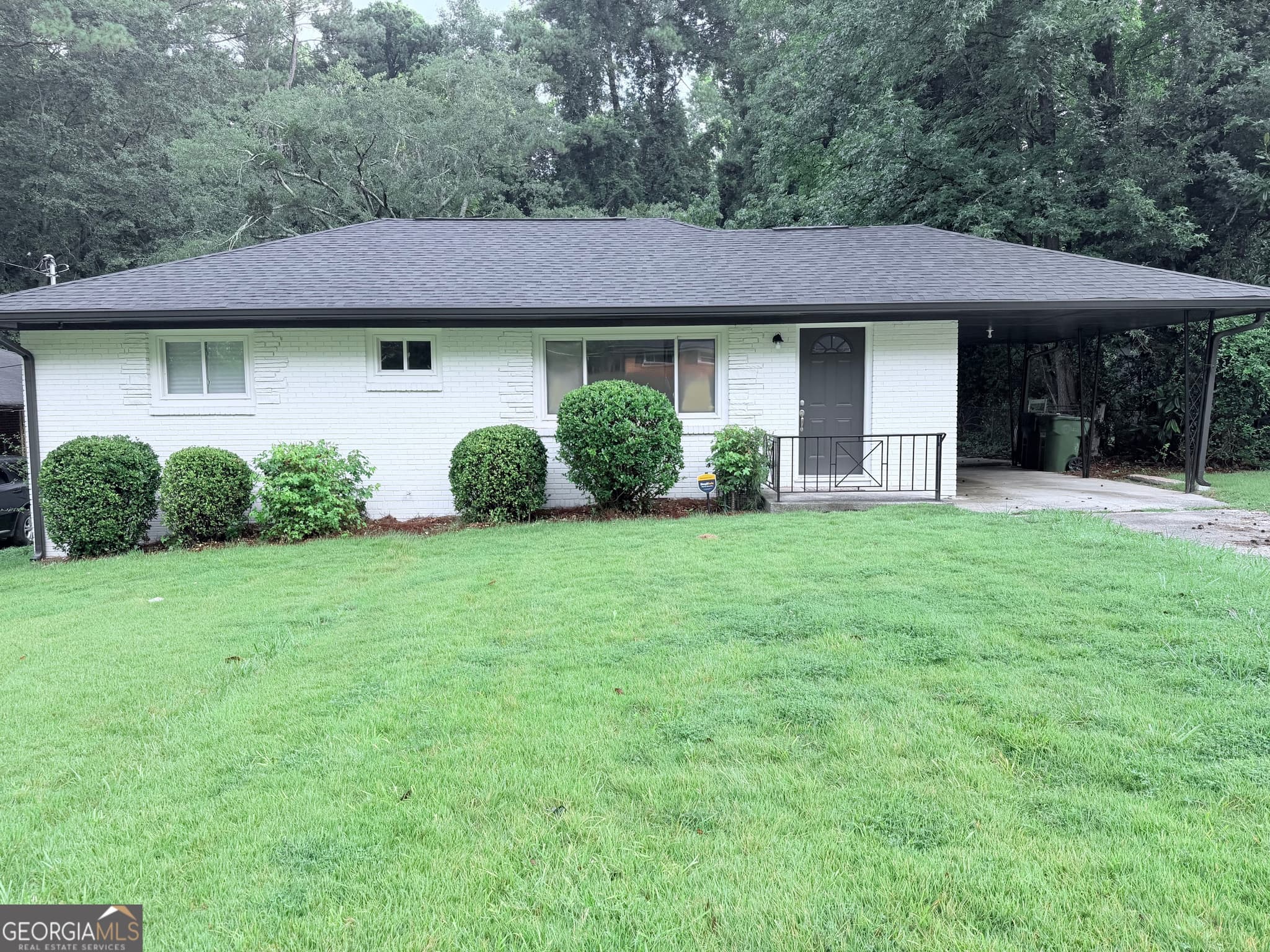 3 bedroom, 2 bathroom, 1,250 sq ft single family residence for sale at 2661 Connally Drive, East Point, GA 30344 — photo 1 of 11