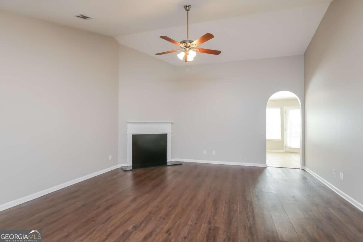 4 bedroom, 2 bathroom single family residence for rent at 4483 Caney Fork Circle, Braselton, GA 30517 for $2,495 a month — photo 4