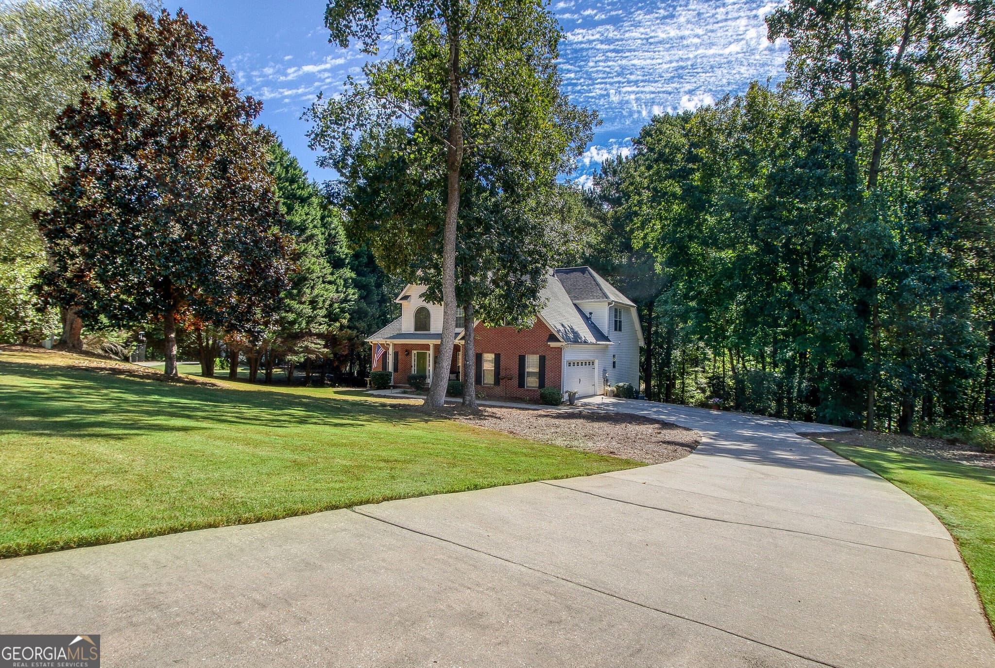 5 bedroom, 3 bathroom, 2,409 sq ft single family residence for sale at 15 Grange Way, Sharpsburg, GA 30277 — photo 2