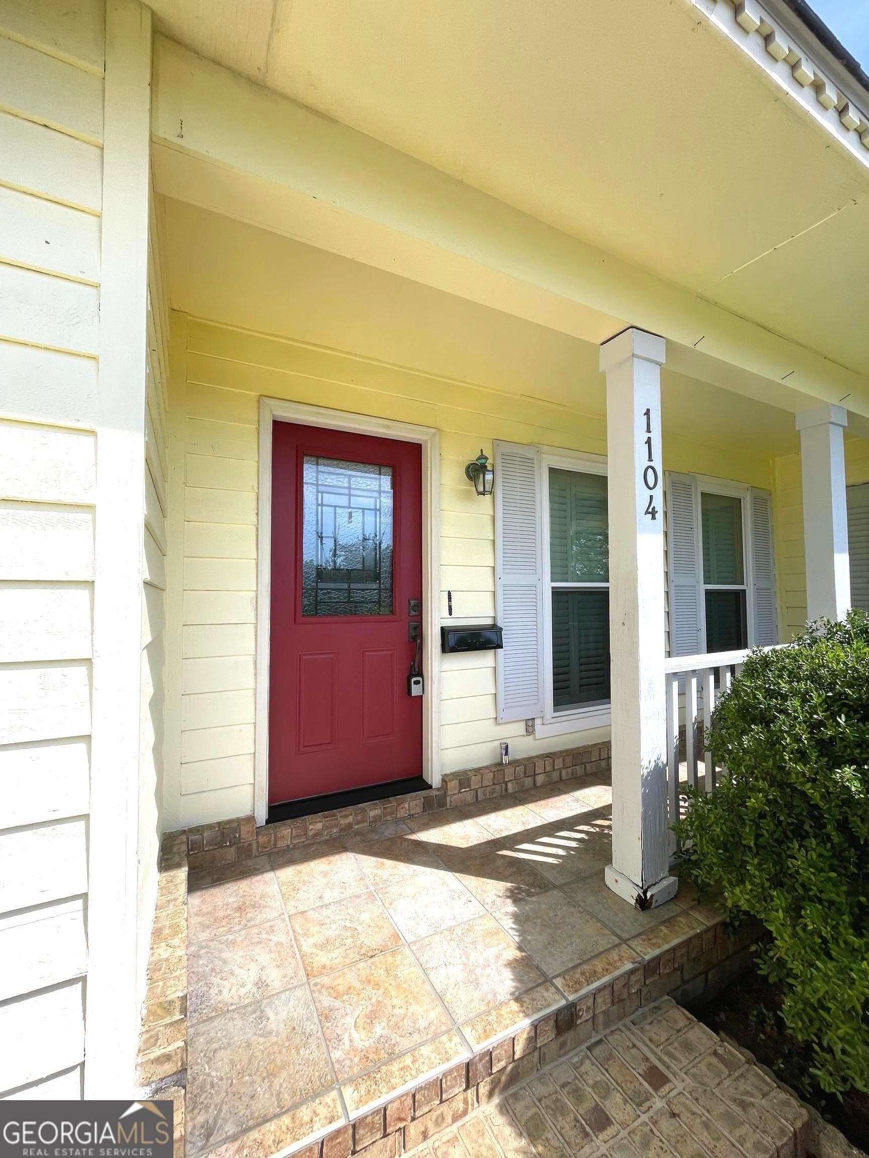 3 bedroom, 2 bathroom, 1,862 sq ft single family residence under contract at 1104 Lakeview Drive, Blackshear, GA 31516 — photo 6