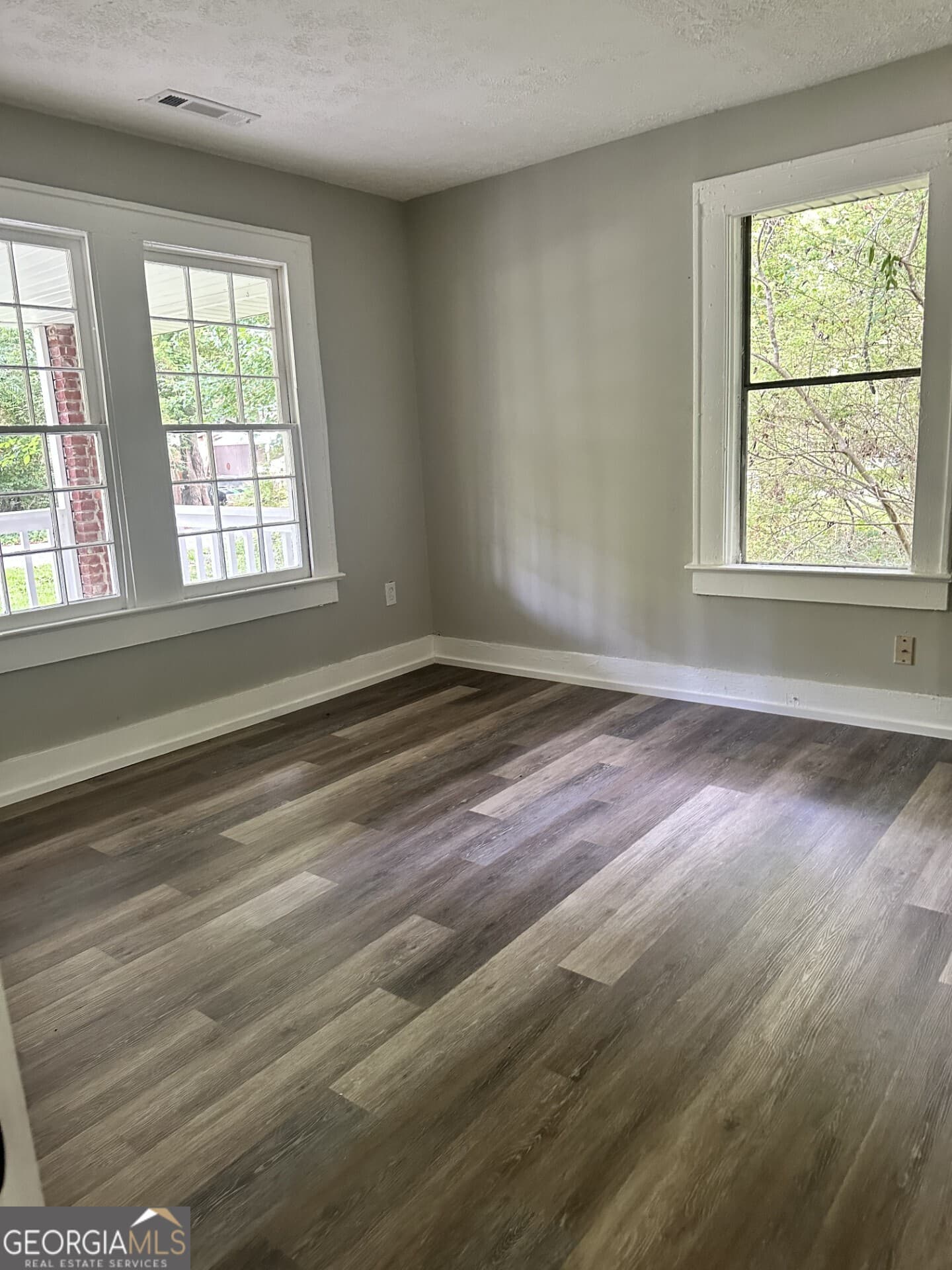 2 bedroom, 1 bathroom, 888 sq ft single family residence for rent at 6 Windsor Drive, Griffin, GA 30223 for $1,100 a month — photo 3
