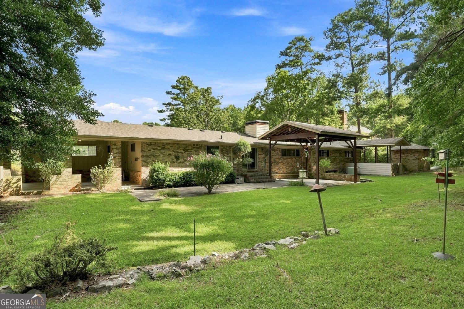 3 bedroom, 3 bathroom, 4,272 sq ft single family residence for sale at 245 Plantation Road, Fayetteville, GA 30214 — photo 2