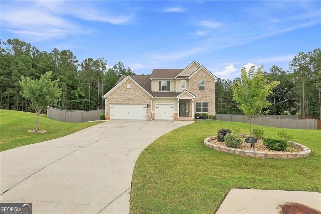5 bedroom, 4.5 bathroom, 5,183 sq ft single family residence for sale at 155 Estancia Lane, Fayetteville, GA 30215 — photo 2