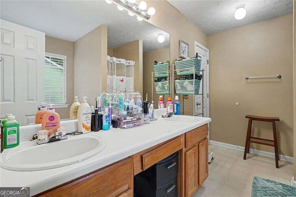 3 bedroom, 2.5 bathroom, 1,496 sq ft single family residence for sale at 2809 Mill Lake Way, Morrow, GA 30260 — photo 10