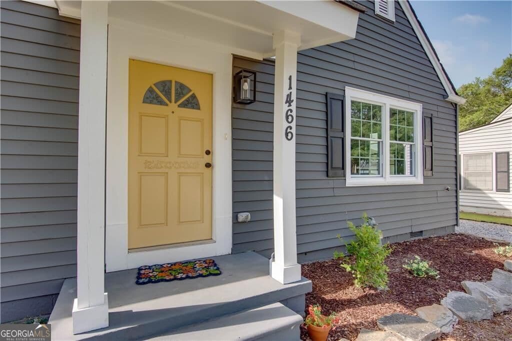 4 bedroom, 3 bathroom, 1,738 sq ft single family residence for sale at 1466 Hardin Avenue, College Park, GA 30337 — photo 4