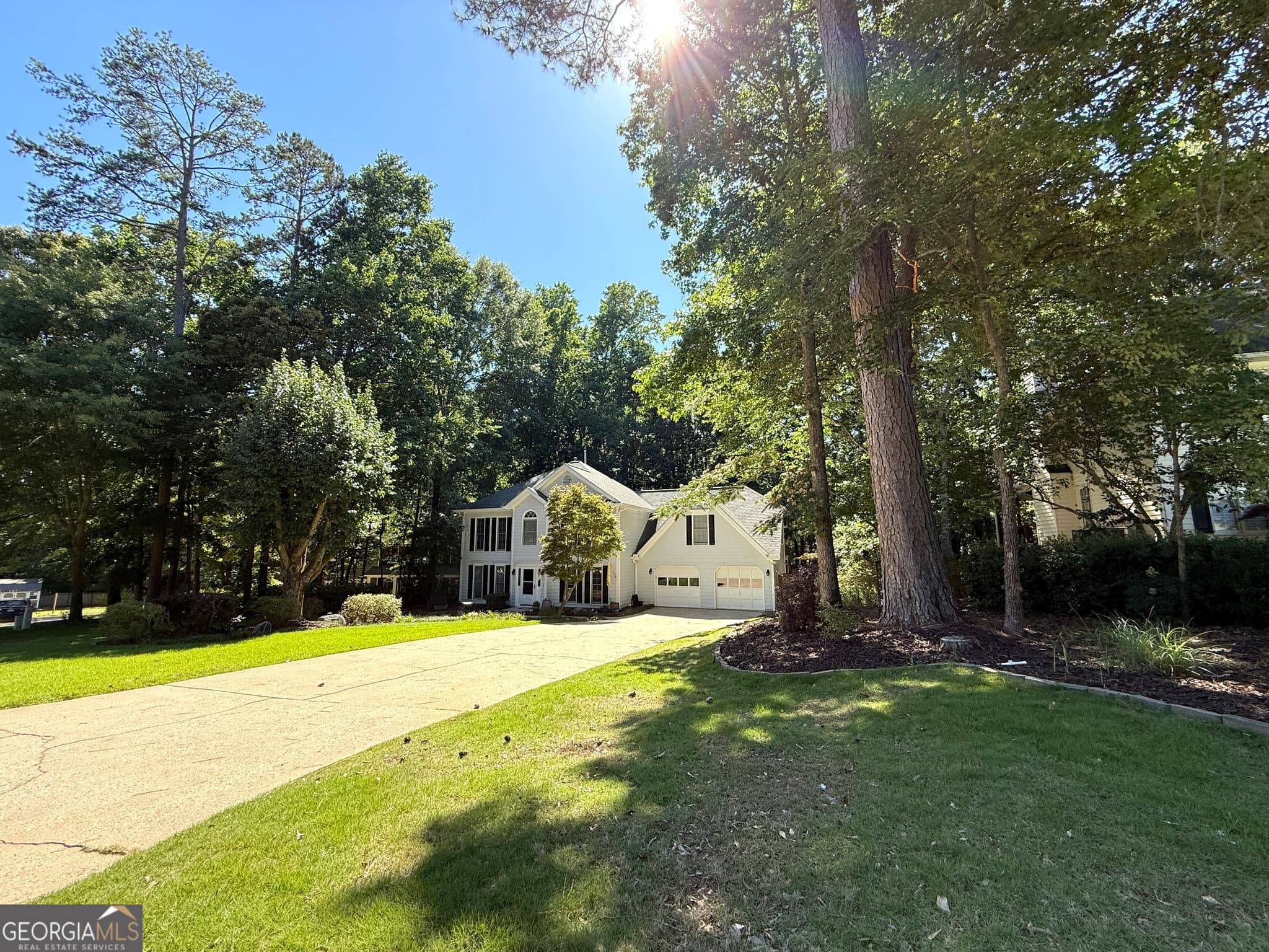3 bedroom, 2.5 bathroom, 2,566 sq ft single family residence for sale at 412 Taberon Road, Peachtree City, GA 30269 — photo 2