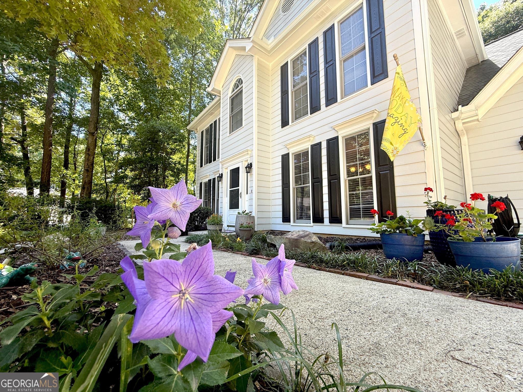 3 bedroom, 2.5 bathroom, 2,566 sq ft single family residence for sale at 412 Taberon Road, Peachtree City, GA 30269 — photo 3