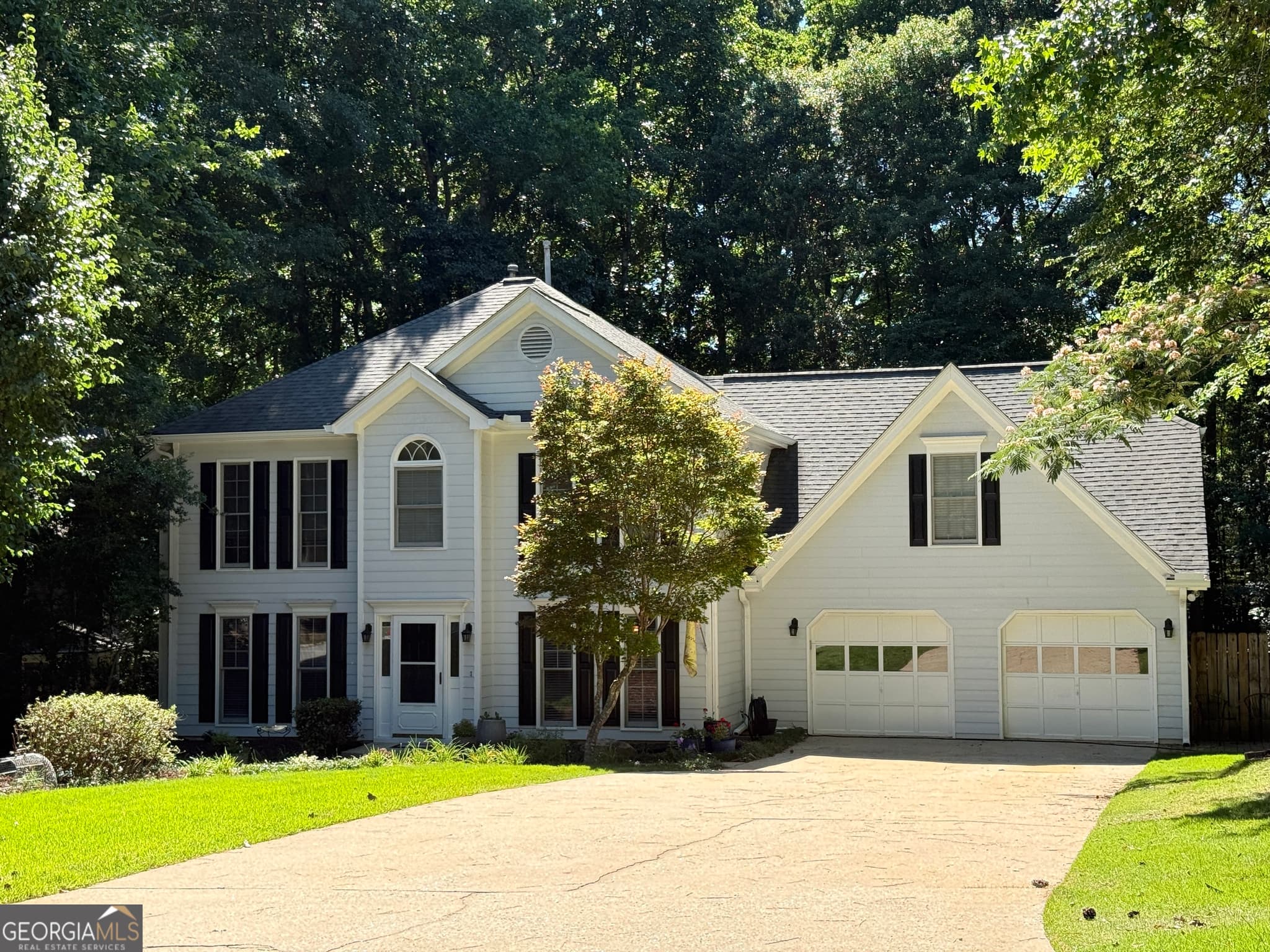 3 bedroom, 2.5 bathroom, 2,566 sq ft single family residence for sale at 412 Taberon Road, Peachtree City, GA 30269 — photo 1 of 59