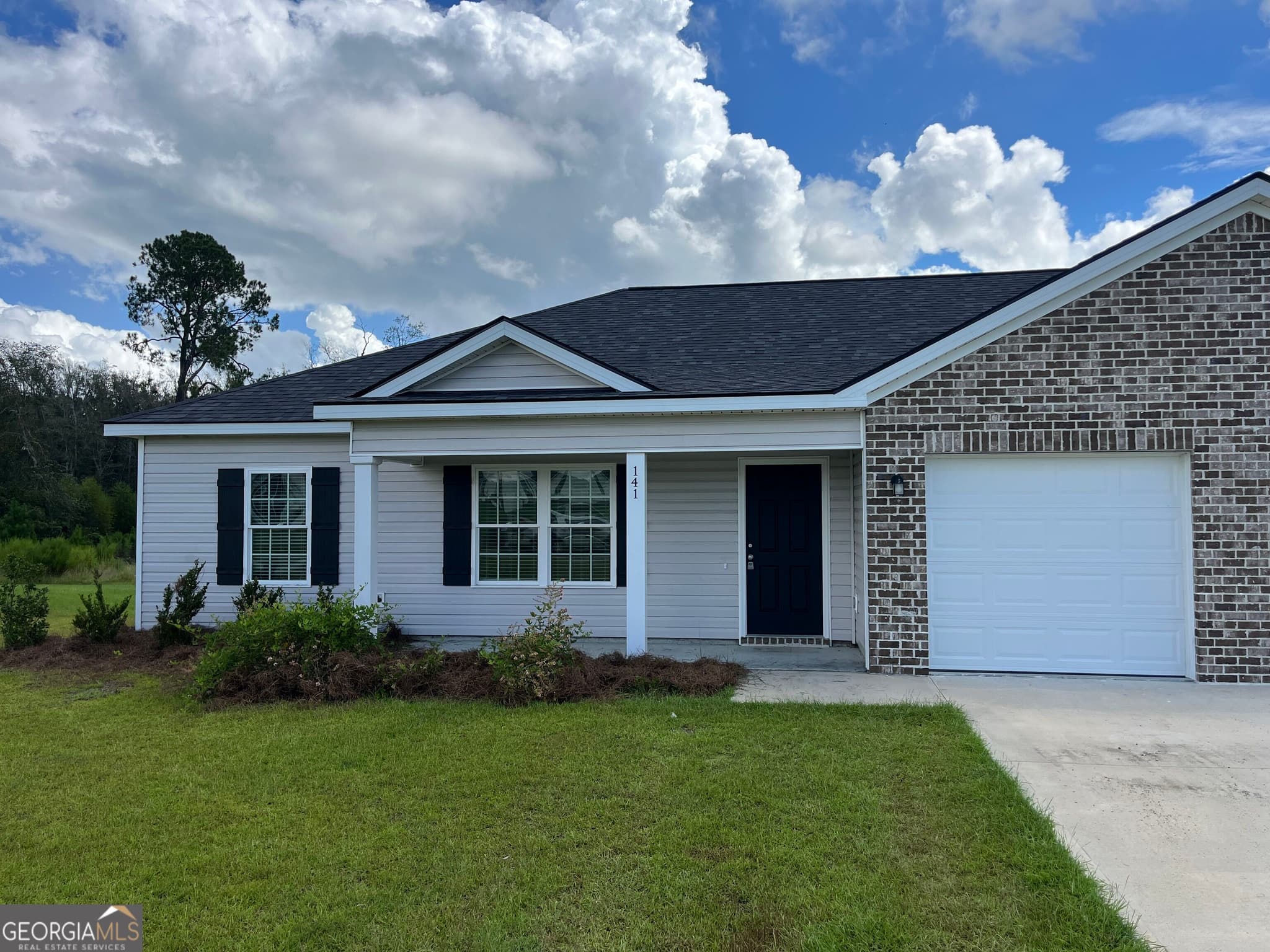 3 bedroom, 2 bathroom, 1,362 sq ft townhouse for sale at 141 Callaway Crescent, Statesboro, GA 30458