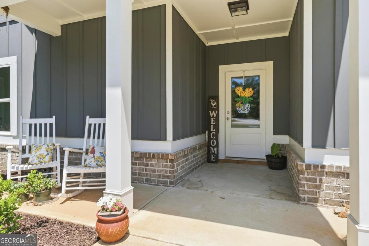 3 bedroom, 2 bathroom, 1,996 sq ft single family residence under contract at 145 Pearl Moon Drive, Eatonton, GA 31024 — photo 2