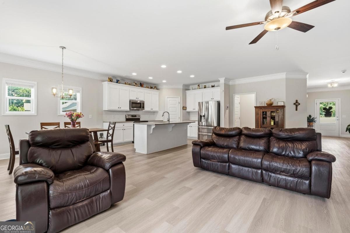 3 bedroom, 2 bathroom, 1,996 sq ft single family residence under contract at 145 Pearl Moon Drive, Eatonton, GA 31024 — photo 7