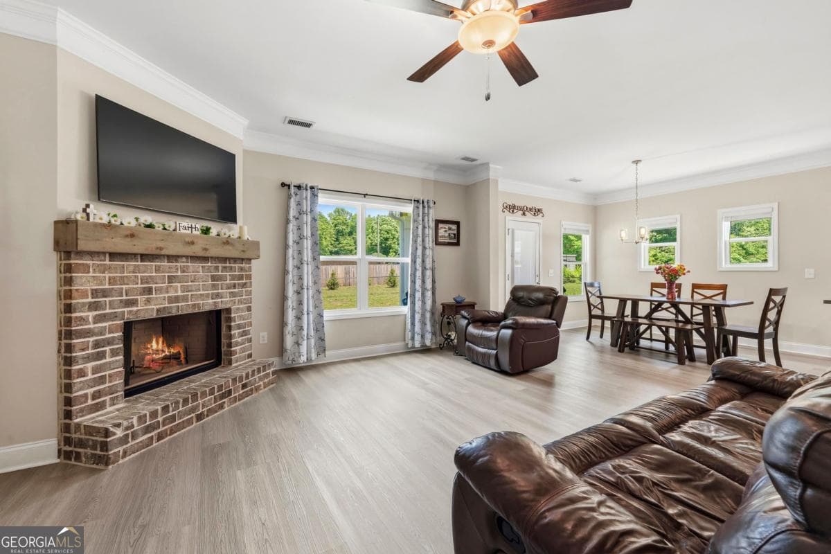 3 bedroom, 2 bathroom, 1,996 sq ft single family residence under contract at 145 Pearl Moon Drive, Eatonton, GA 31024 — photo 5