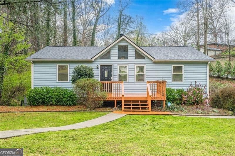 3 bedroom, 2 bathroom, 1,218 sq ft single family residence for sale at 549 Pineland Circle, Mableton, GA 30126 — photo 2
