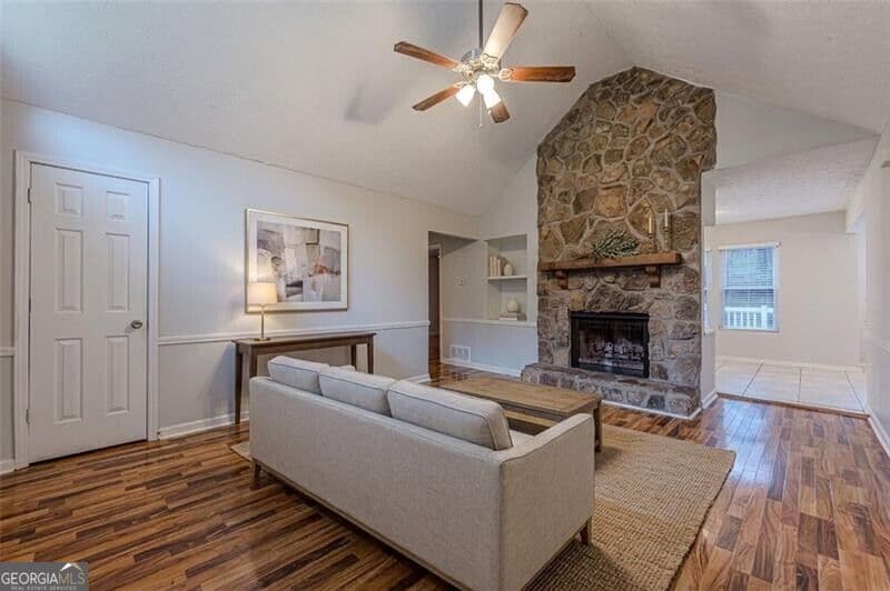3 bedroom, 2 bathroom, 1,218 sq ft single family residence for sale at 549 Pineland Circle, Mableton, GA 30126 — photo 5