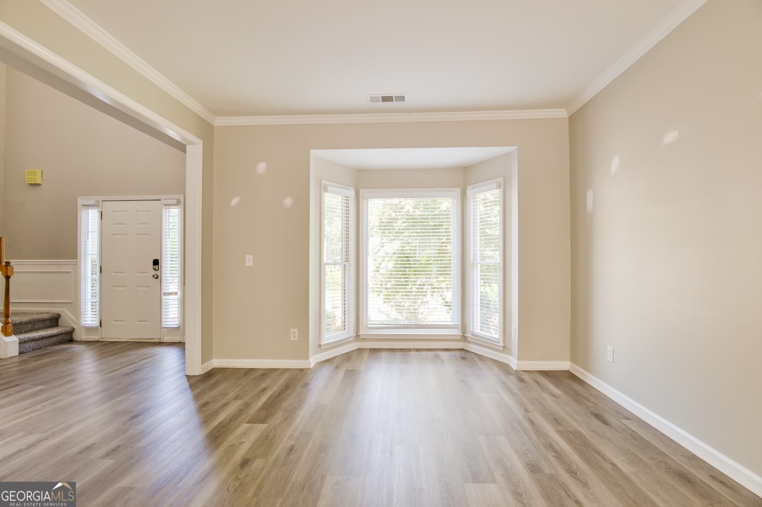 4 bedroom, 2.5 bathroom, 2,216 sq ft single family residence for sale at 185 Gainford Court, Johns Creek, GA 30097 — photo 7