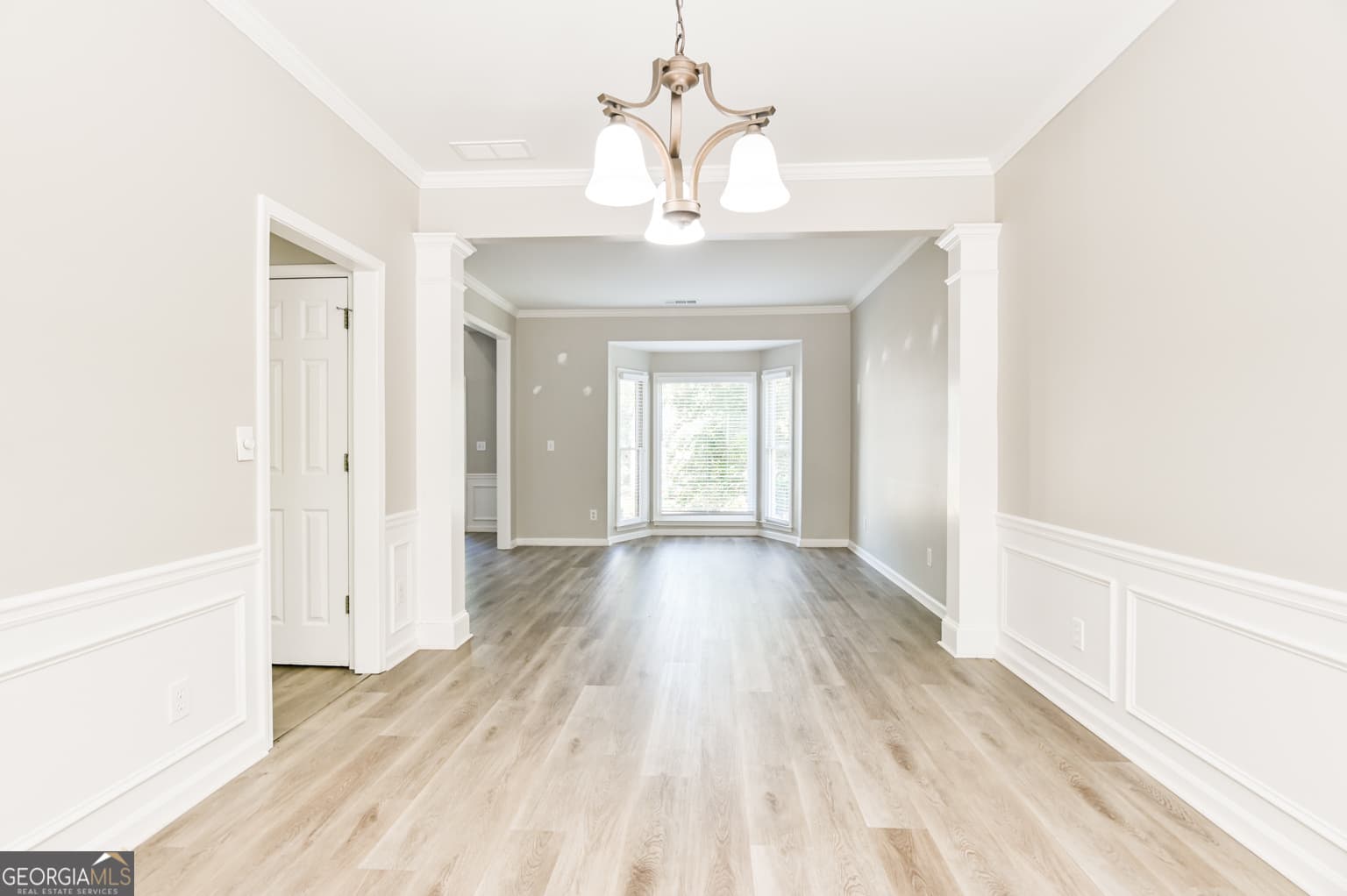 4 bedroom, 2.5 bathroom, 2,216 sq ft single family residence for sale at 185 Gainford Court, Johns Creek, GA 30097 — photo 10