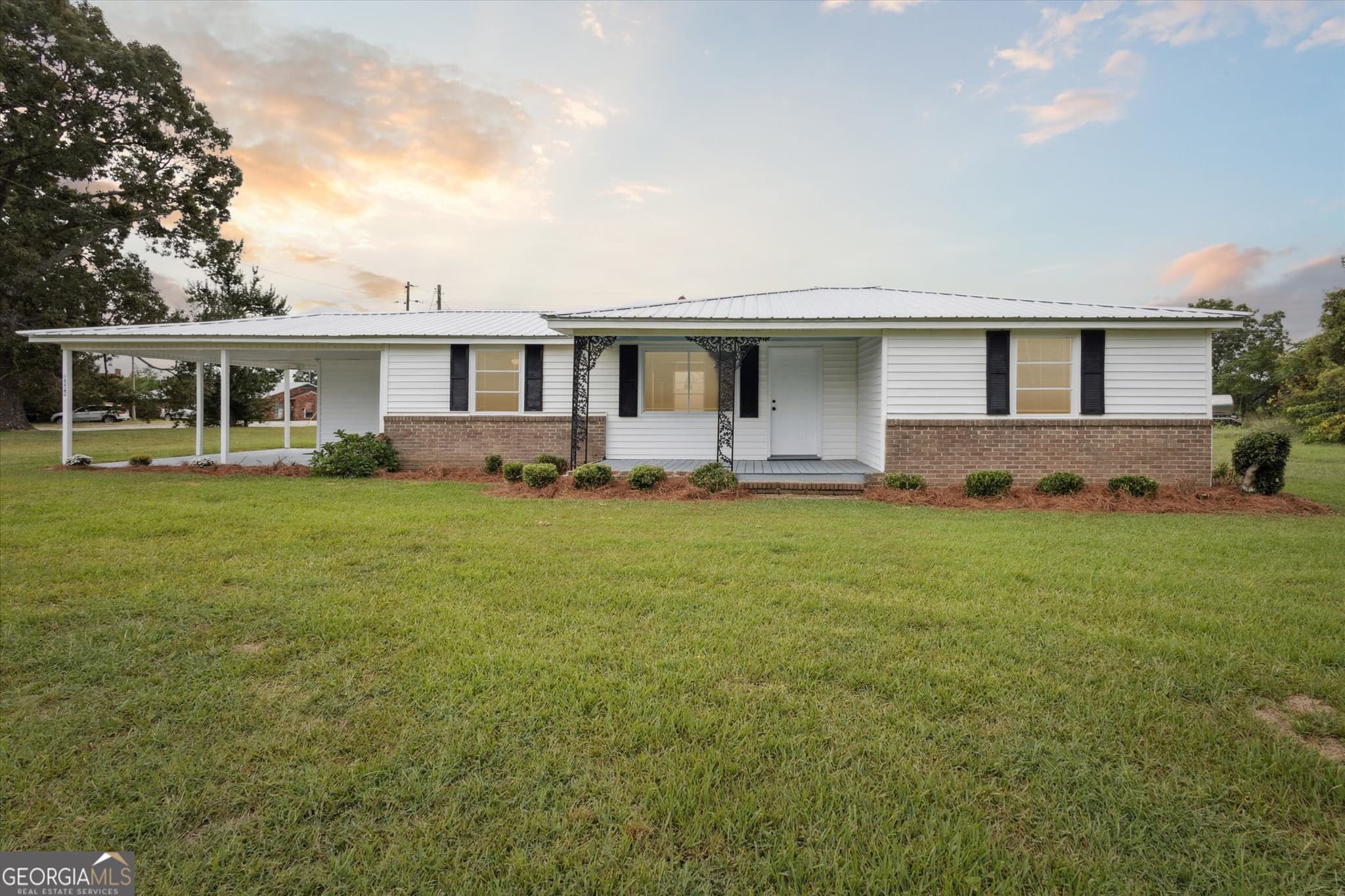 3 bedroom, 1 bathroom, 1,048 sq ft single family residence sold at 3981 W Old Savannah Road, Millen, GA 30442