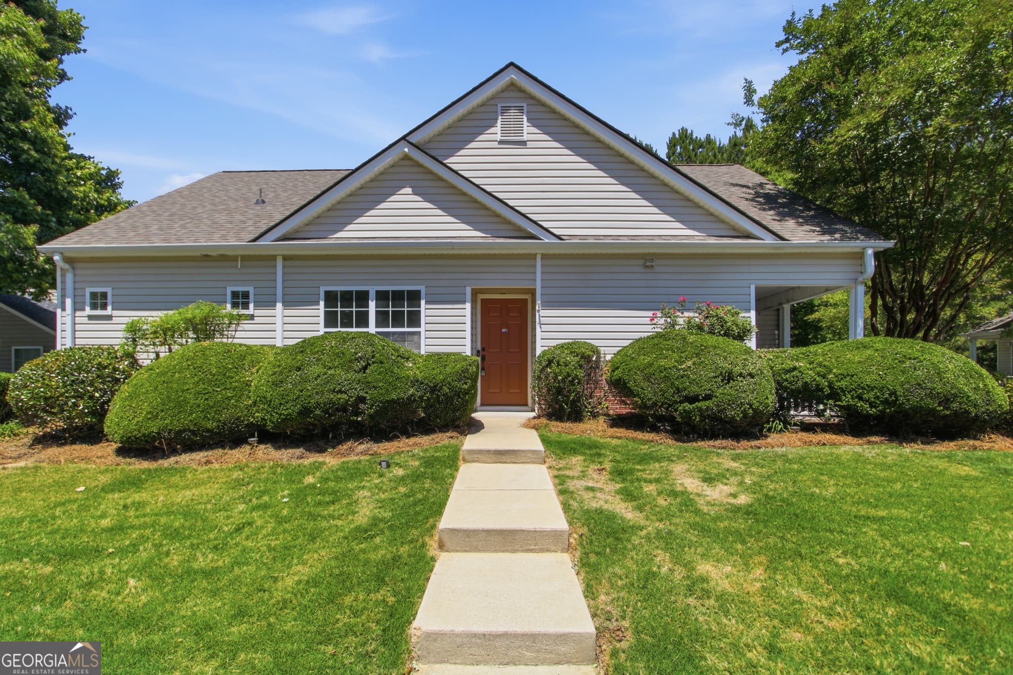 2 bedroom, 2.5 bathroom, 1,533 sq ft single family residence sold at 220 Hiawassee Drive, Woodstock, GA 30188