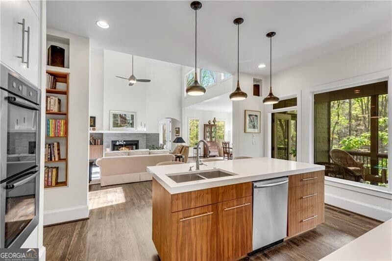 3 bedroom, 2.5 bathroom, 3,441 sq ft single family residence for sale at 370 Mountain Trace Drive, Dahlonega, GA 30533 — photo 6