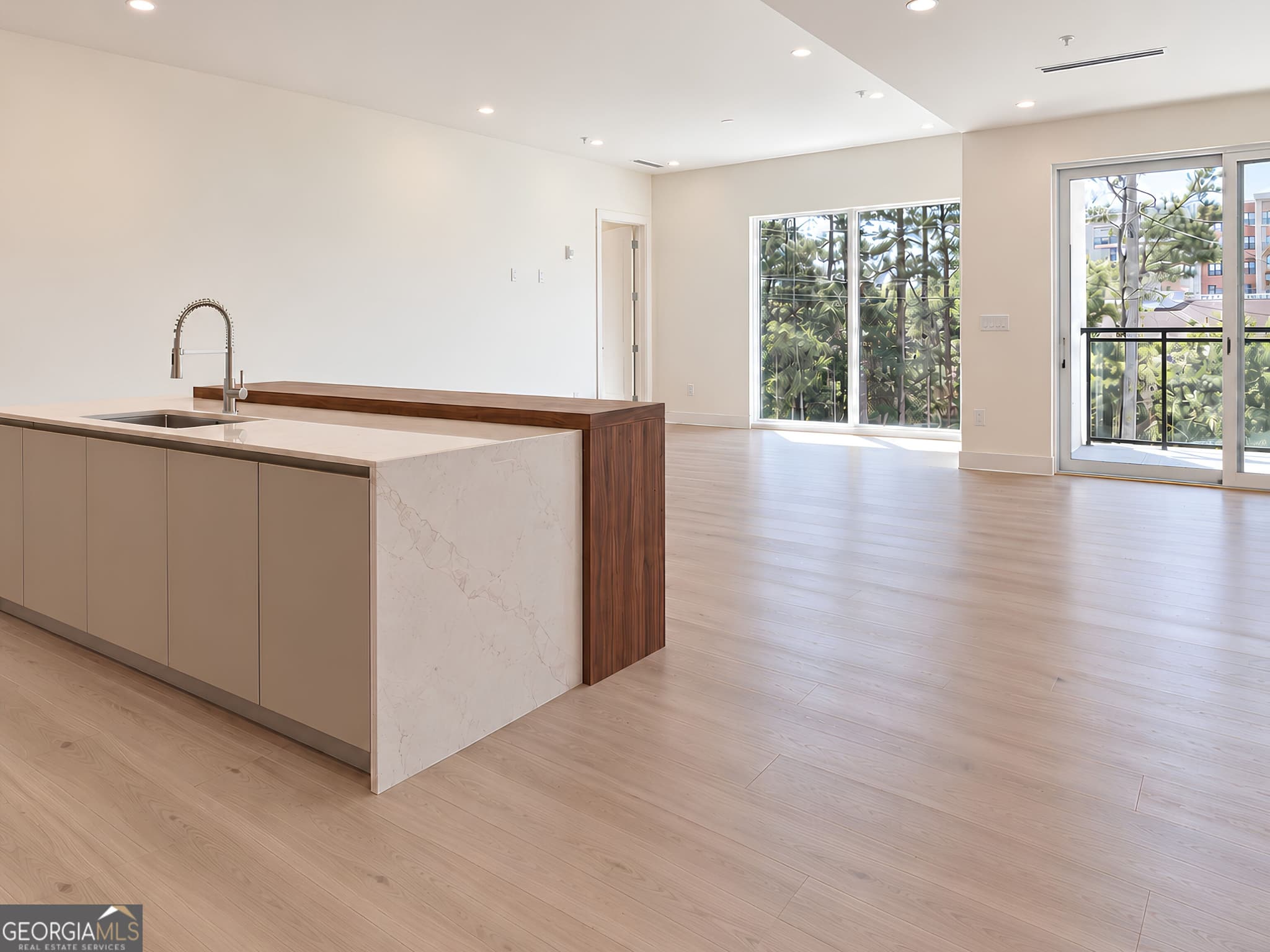 2 bedroom, 2 bathroom, 1,469 sq ft condominium for sale at 318 Sandy Springs Circle 270, Sandy Springs, GA 30328 — photo 9