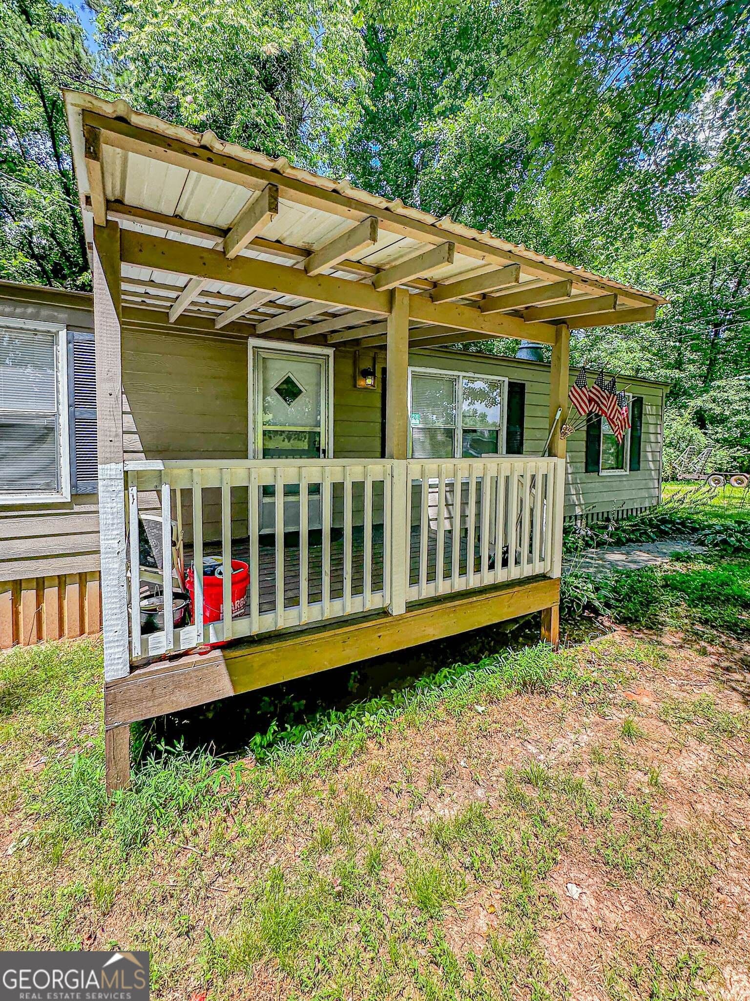 3 bedroom, 2 bathroom, 1,040 sq ft manufactured home,single family residence for rent at 6220 Town Creek Road, Dahlonega, GA 30533 for $1,425 a month — photo 3
