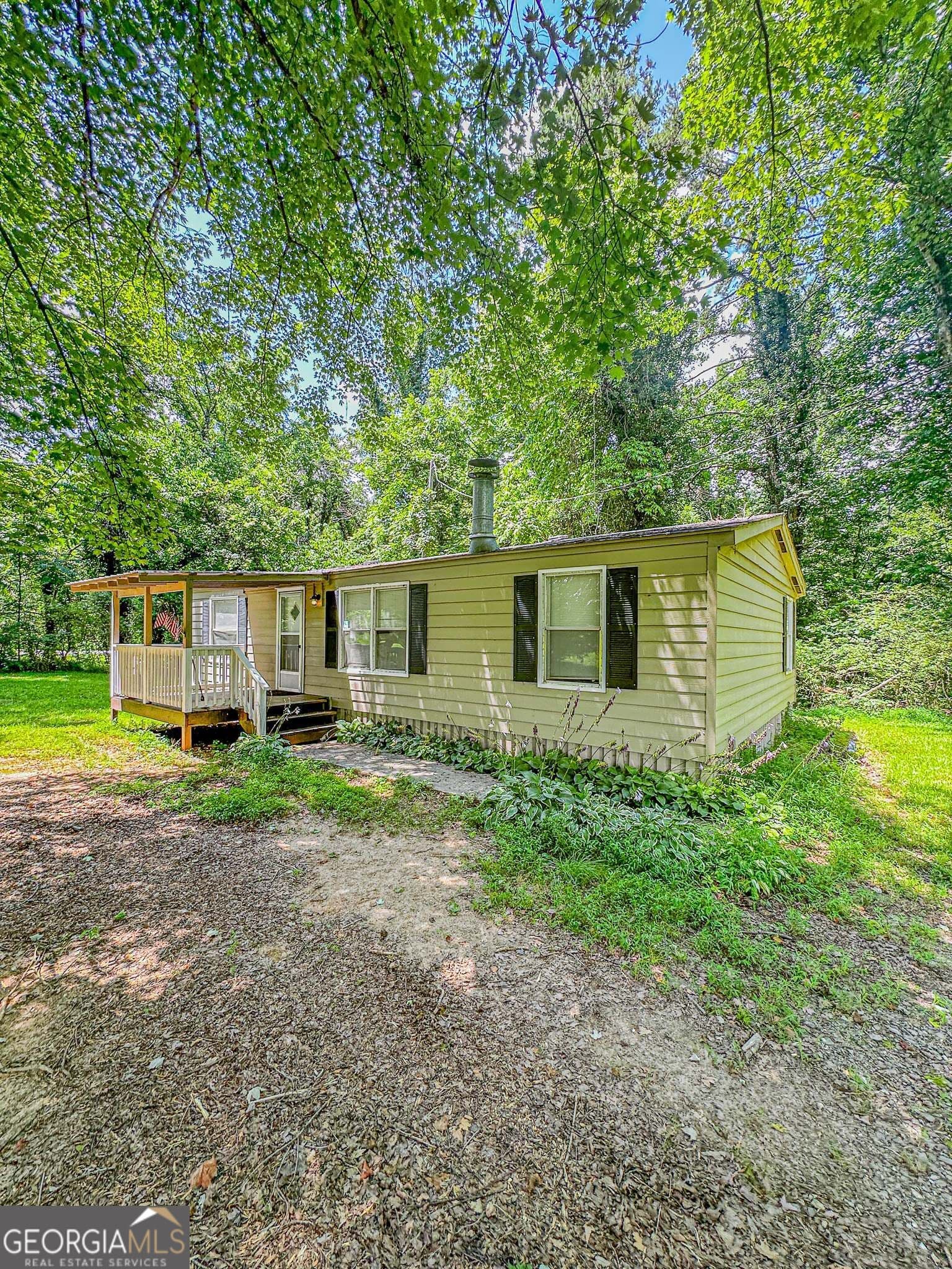3 bedroom, 2 bathroom, 1,040 sq ft manufactured home,single family residence for rent at 6220 Town Creek Road, Dahlonega, GA 30533 for $1,425 a month