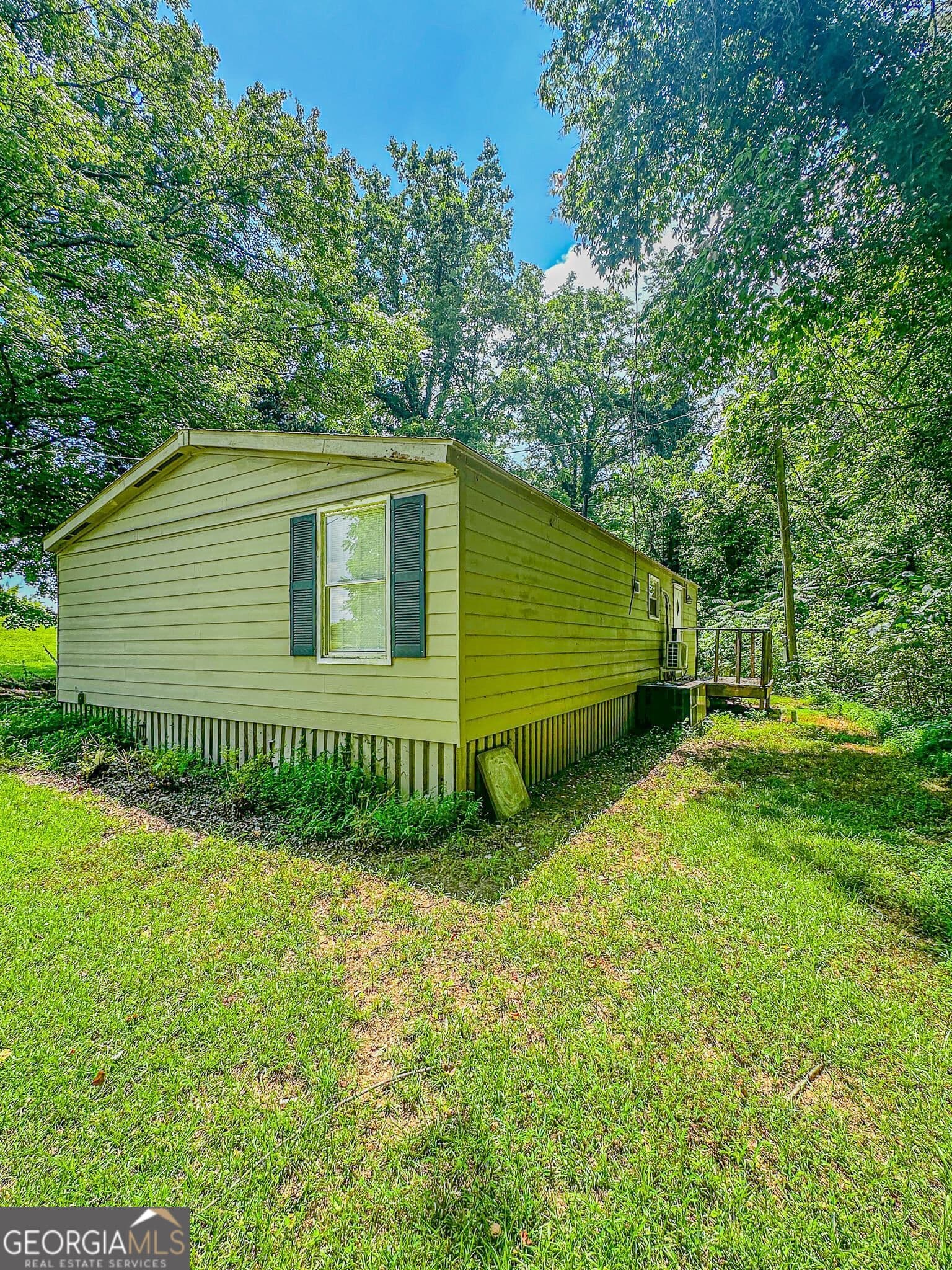 3 bedroom, 2 bathroom, 1,040 sq ft manufactured home,single family residence for rent at 6220 Town Creek Road, Dahlonega, GA 30533 for $1,425 a month — photo 8