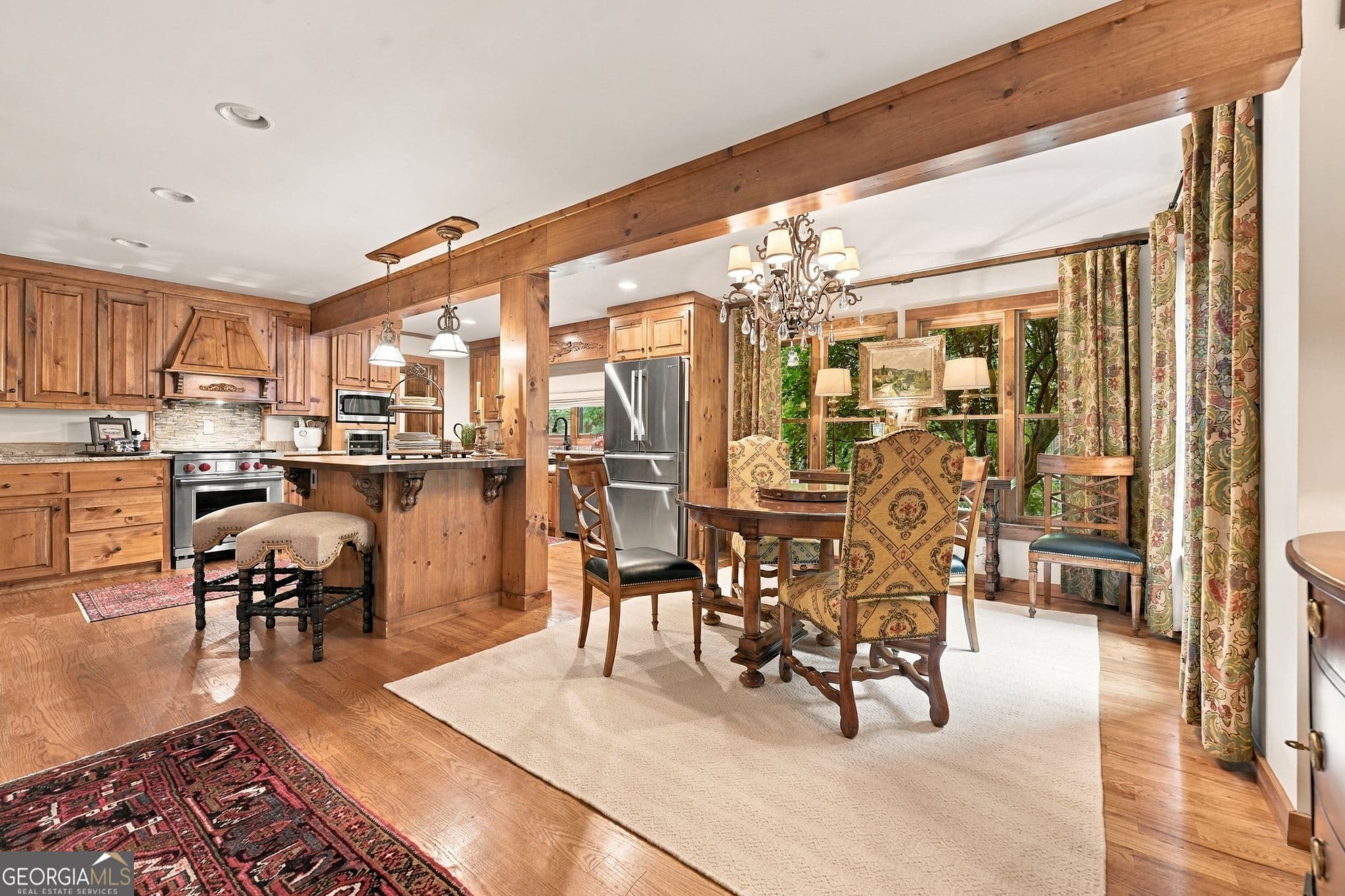 4 bedroom, 3 bathroom, 2,800 sq ft cabin,single family residence for sale at 205 Minnehaha Trail, Blue Ridge, GA 30513 — photo 6